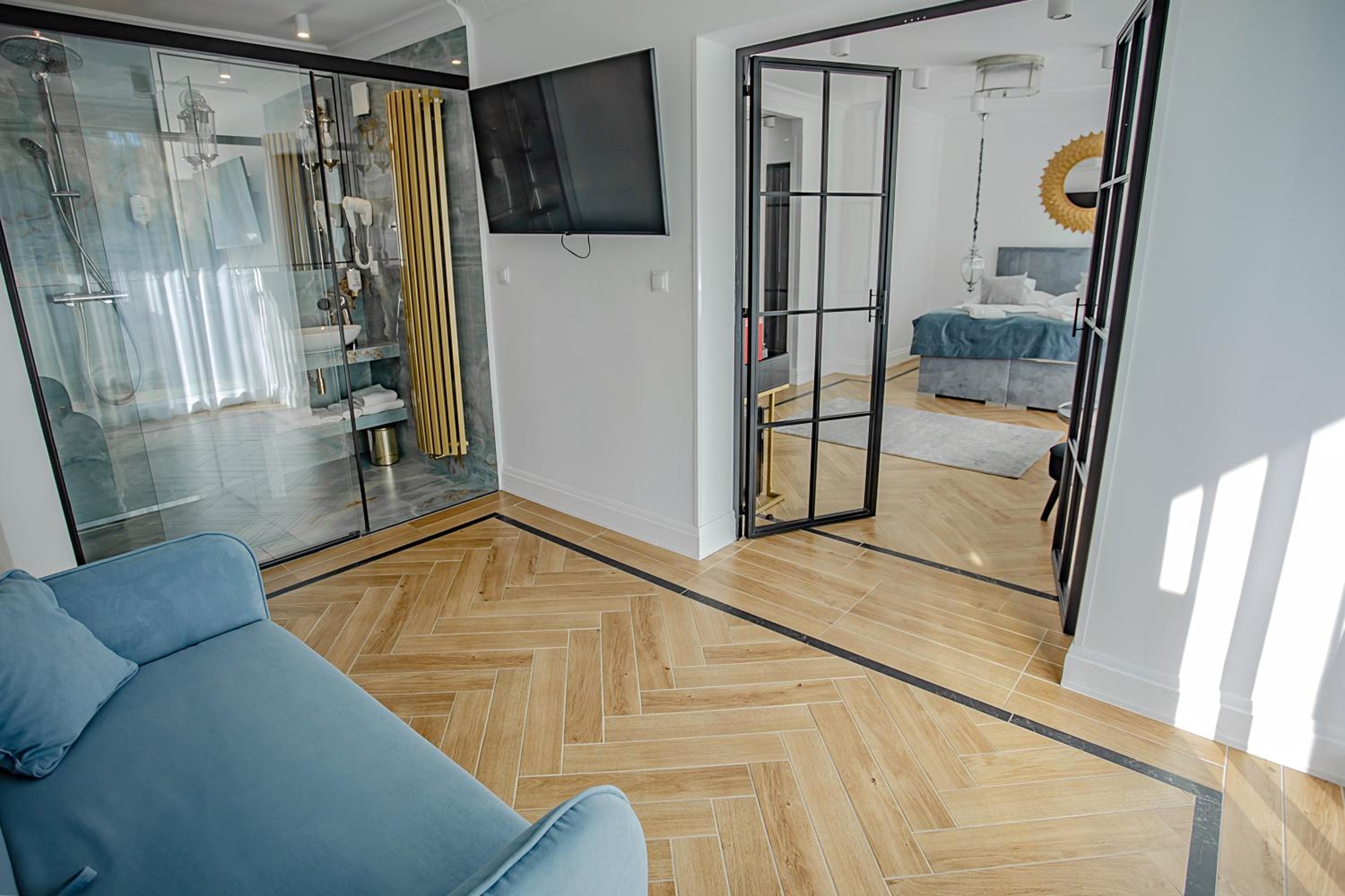 Family Suite - Photo 11