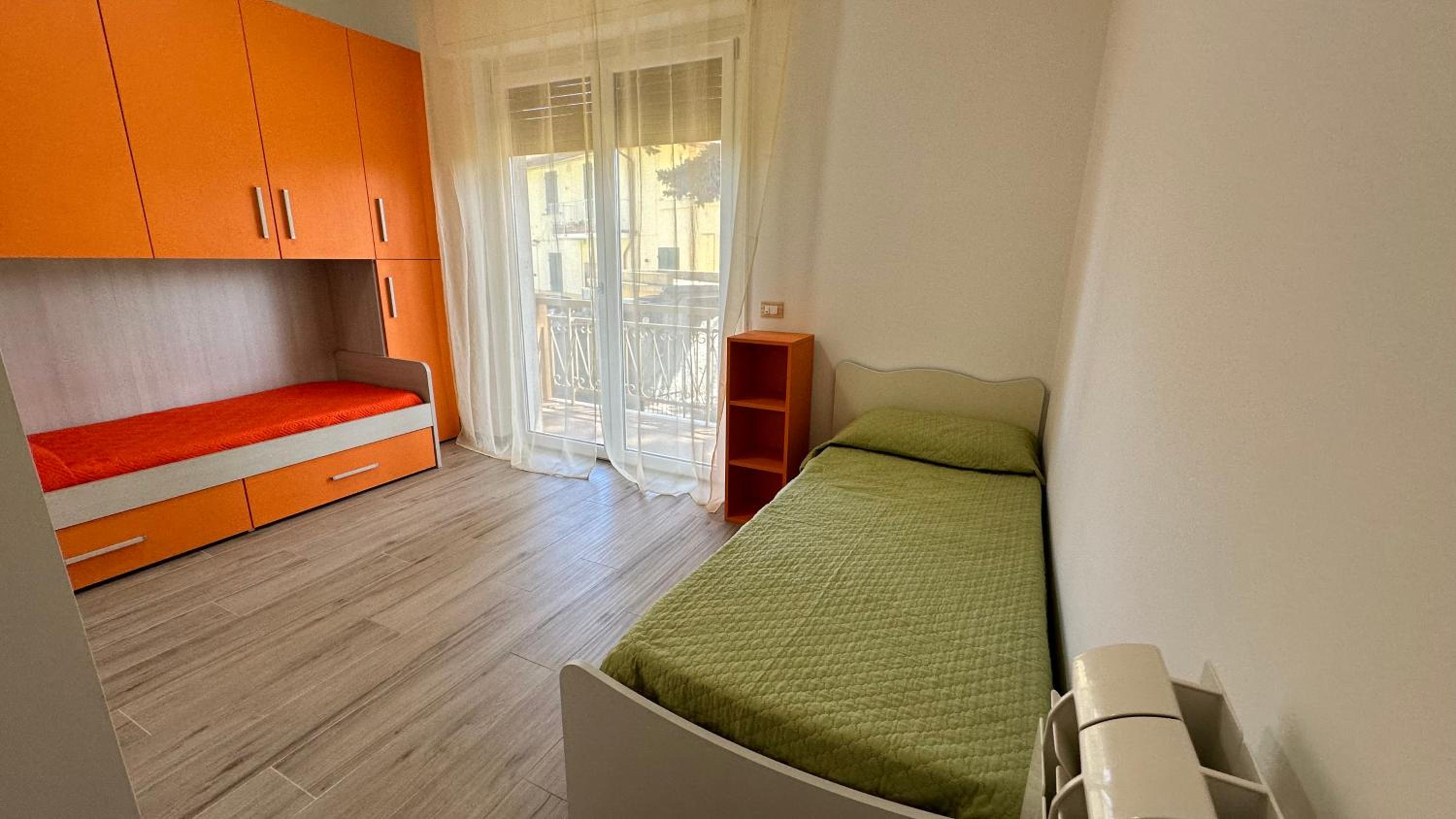 Three-Bedroom Apartment with Balcony photo 3