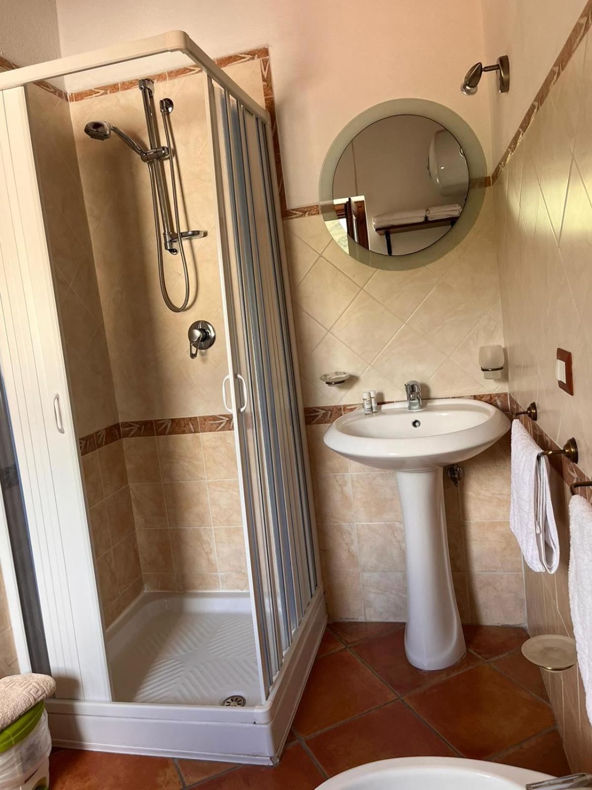 Large Double Room photo 3