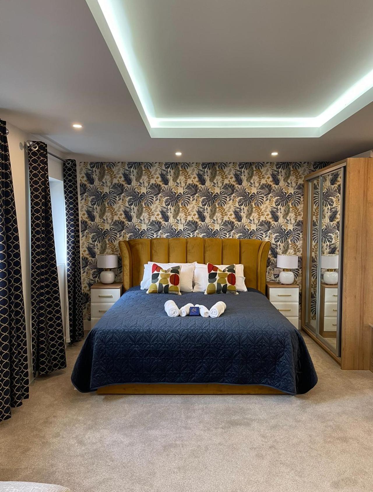 Deluxe Queen Suite