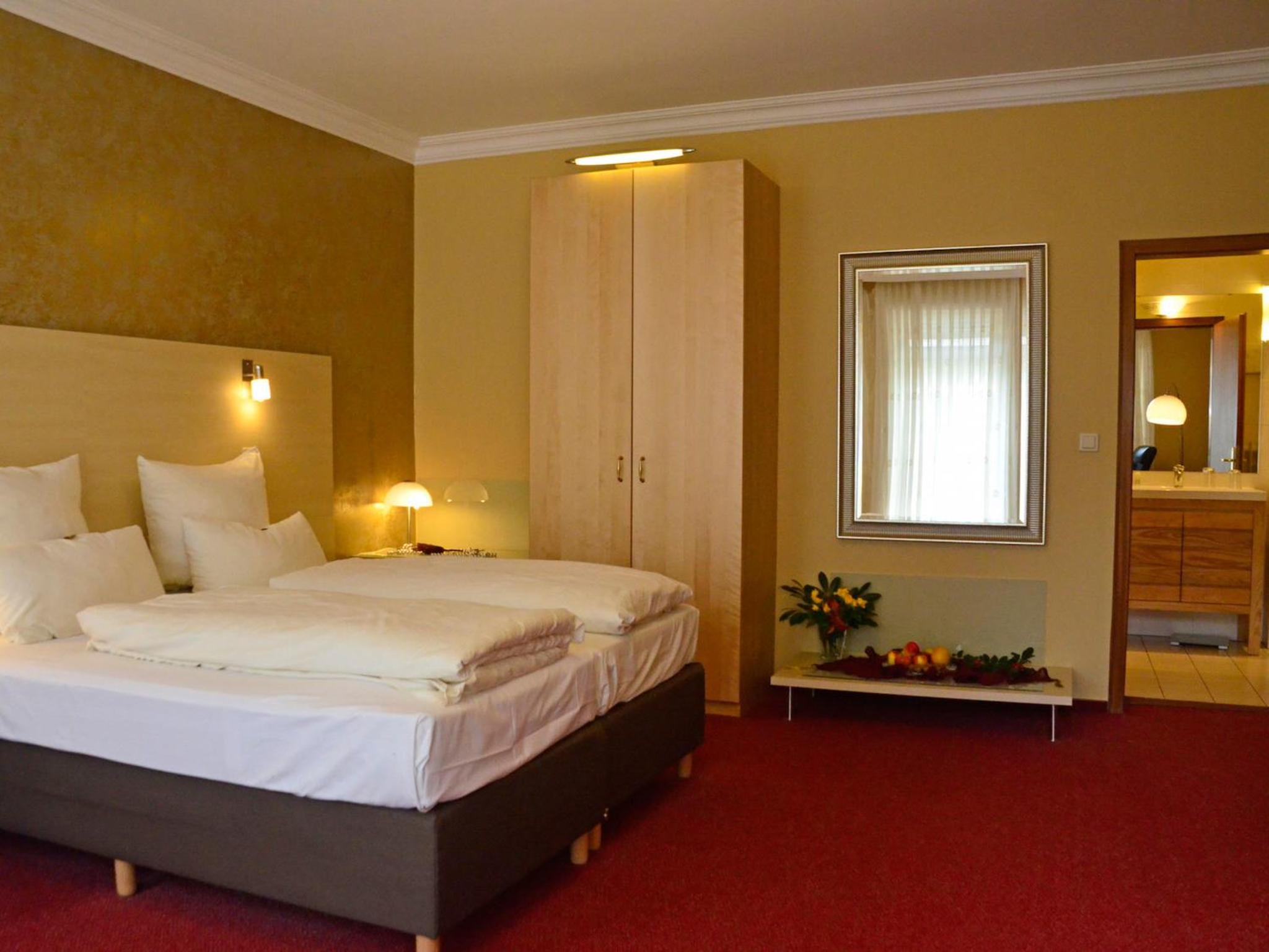 Deluxe Double or Twin Room - Photo 6