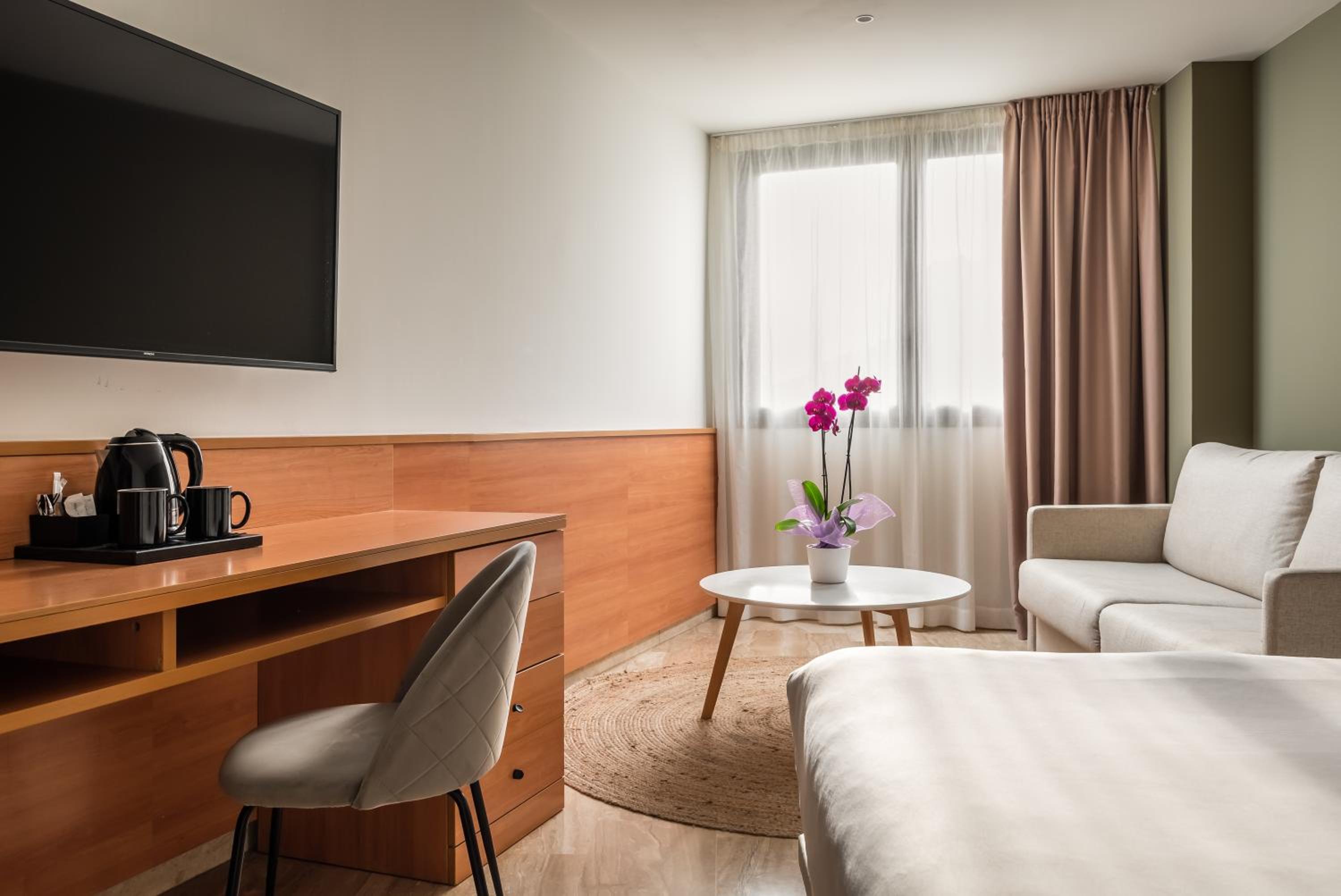 Quadruple Room - Photo 1
