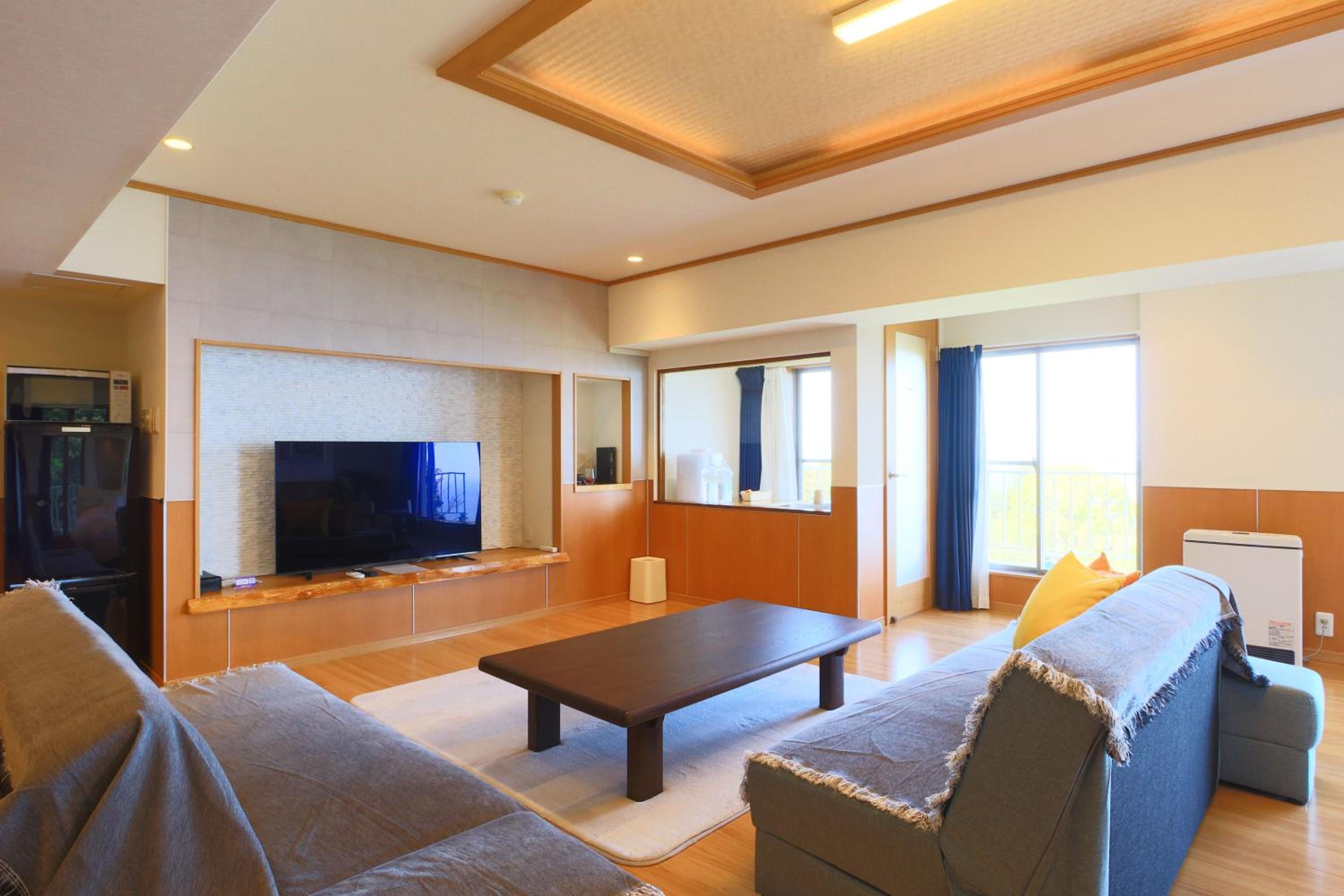 Deluxe Suite with Sea View - Photo 1