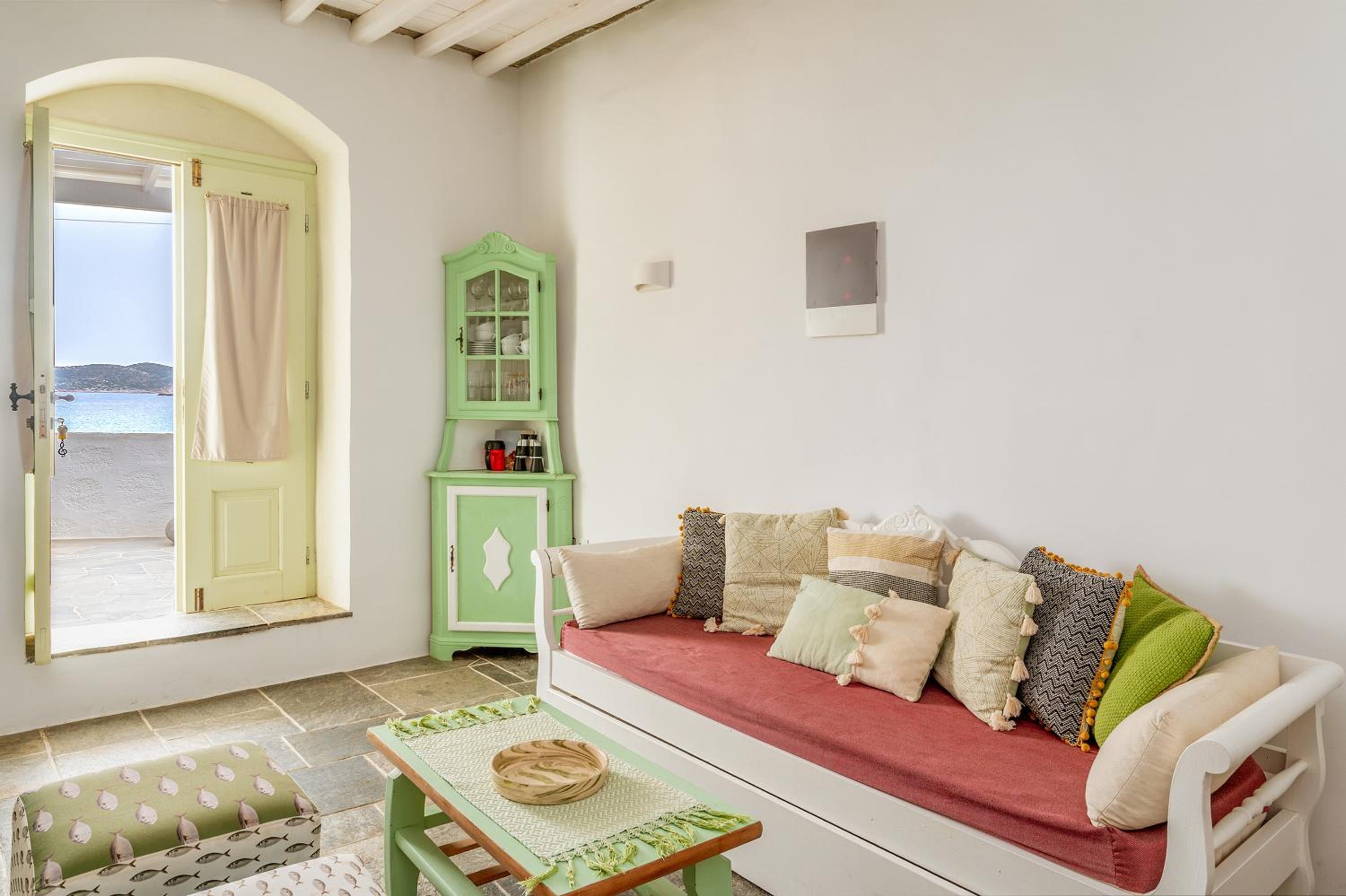 One-Bedroom House photo 1