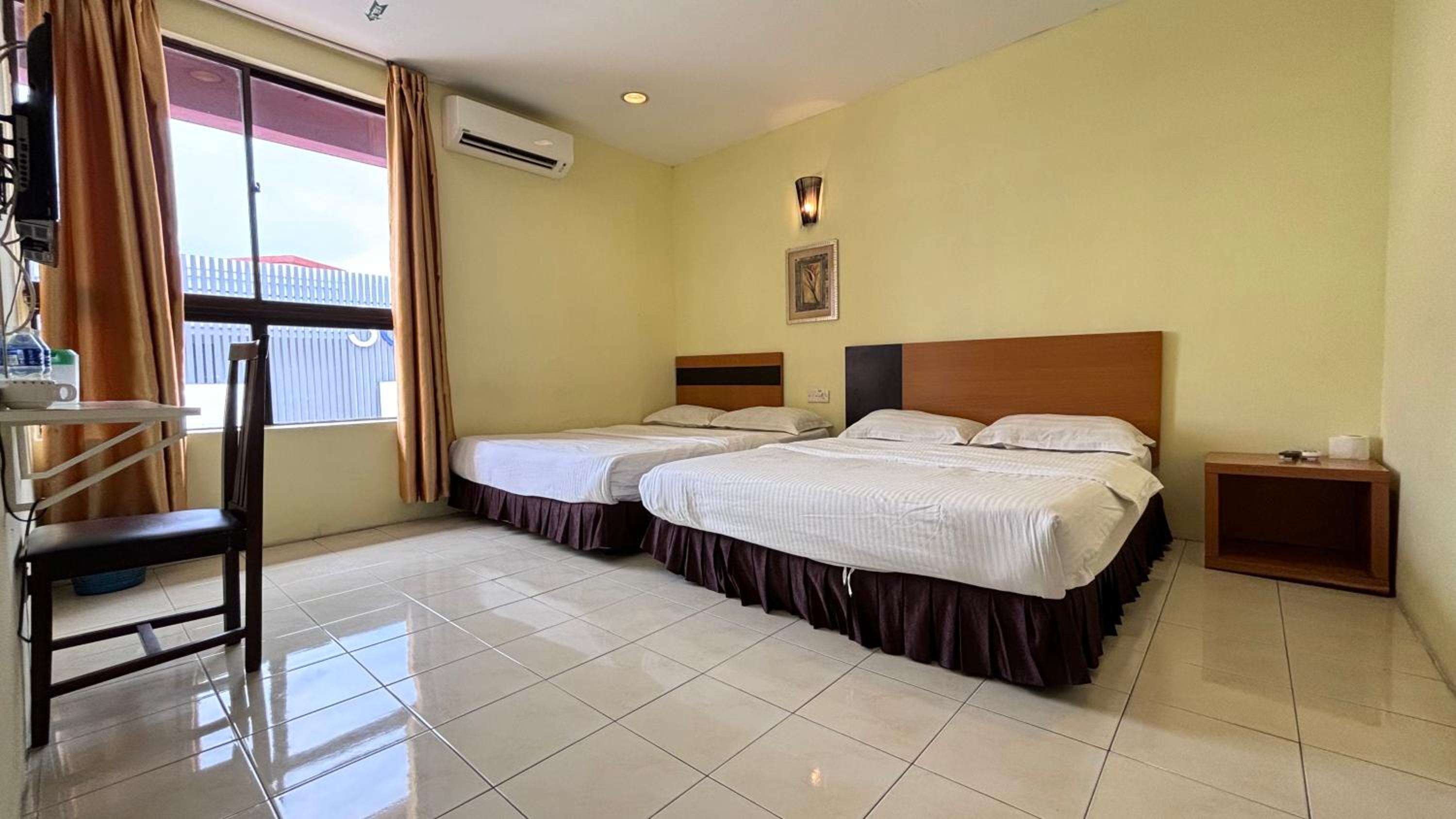 Deluxe Family Room