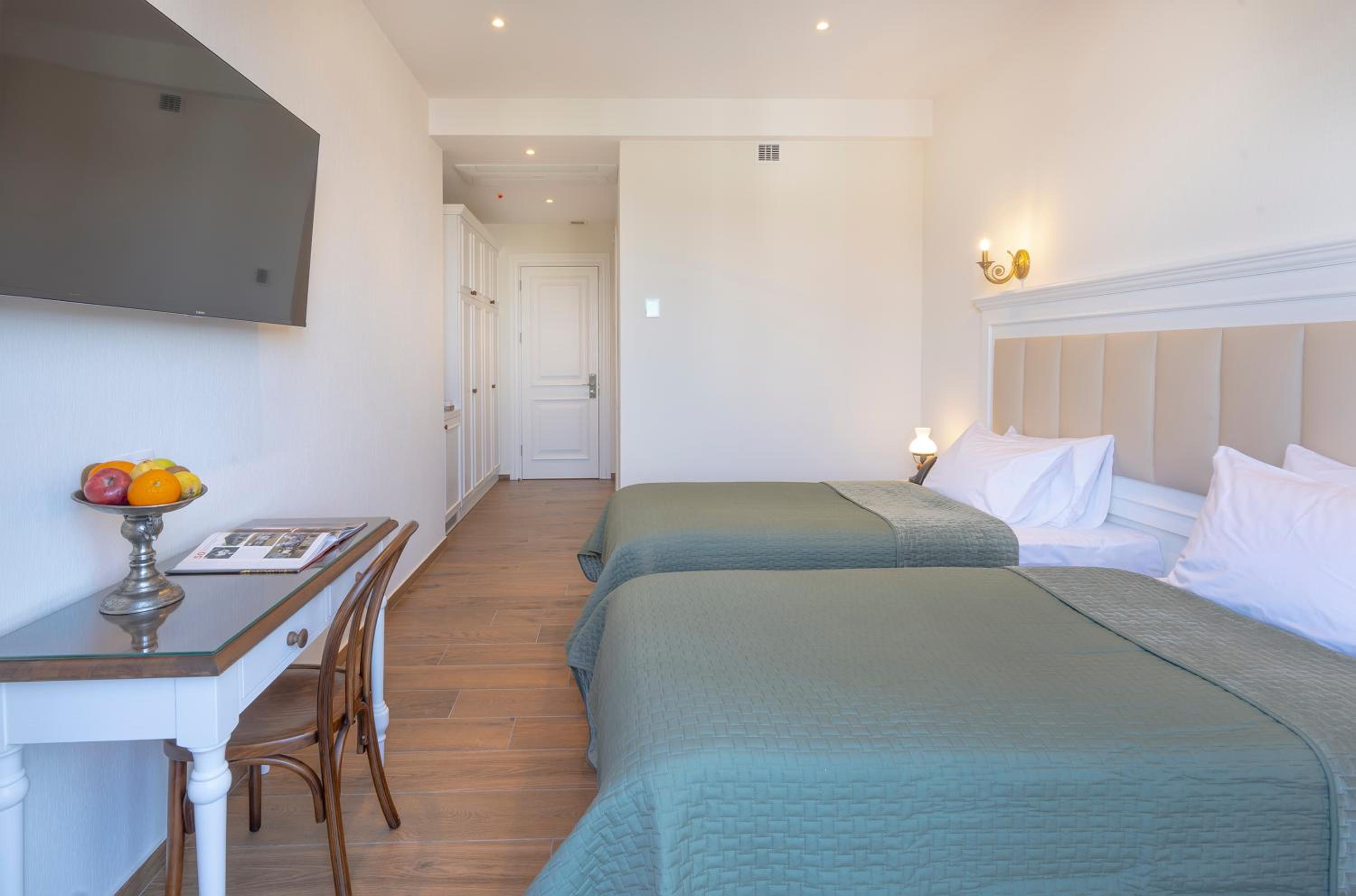 Superior Double or Twin Room photo 3