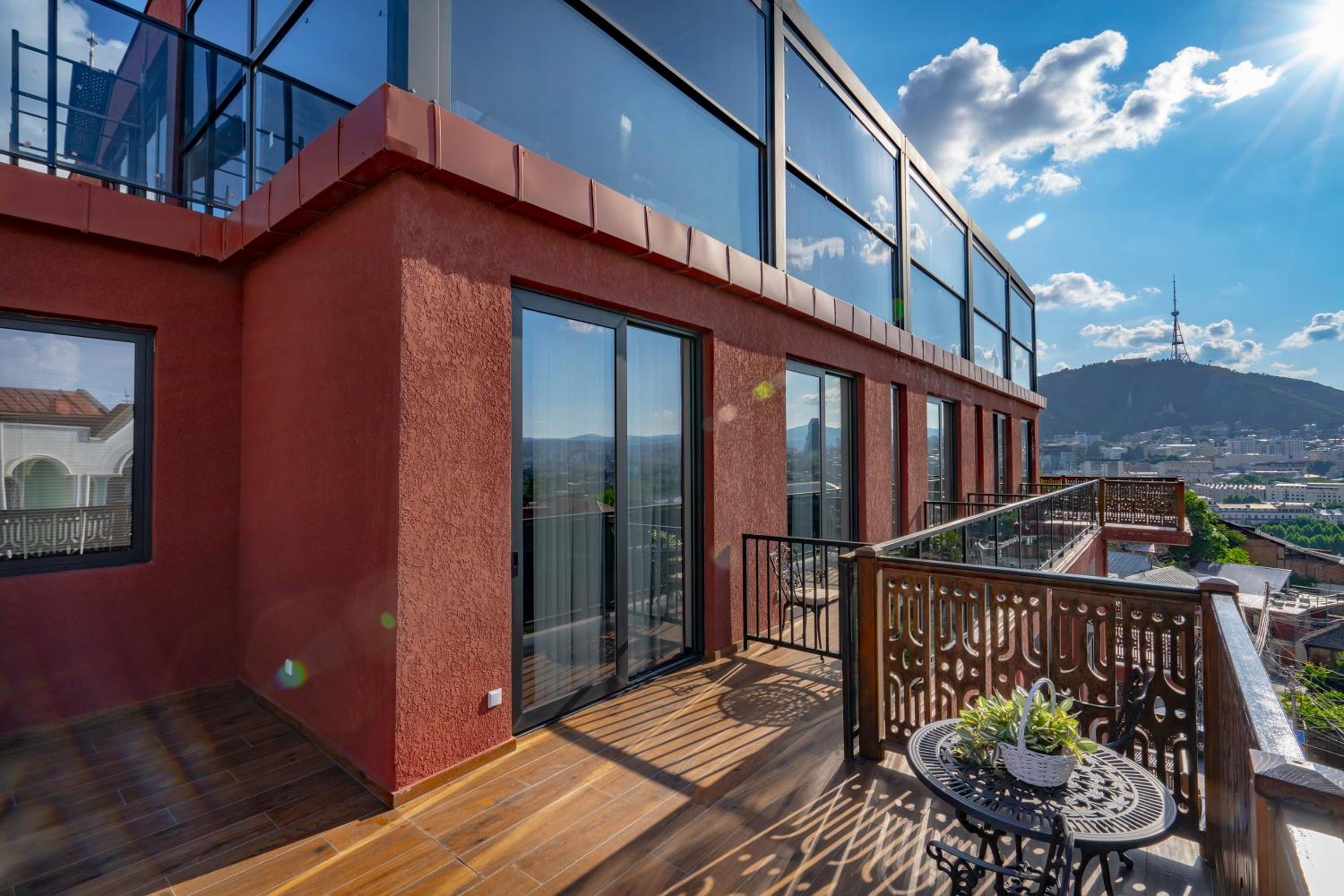 Deluxe Double or Twin Room with Balcony photo 2