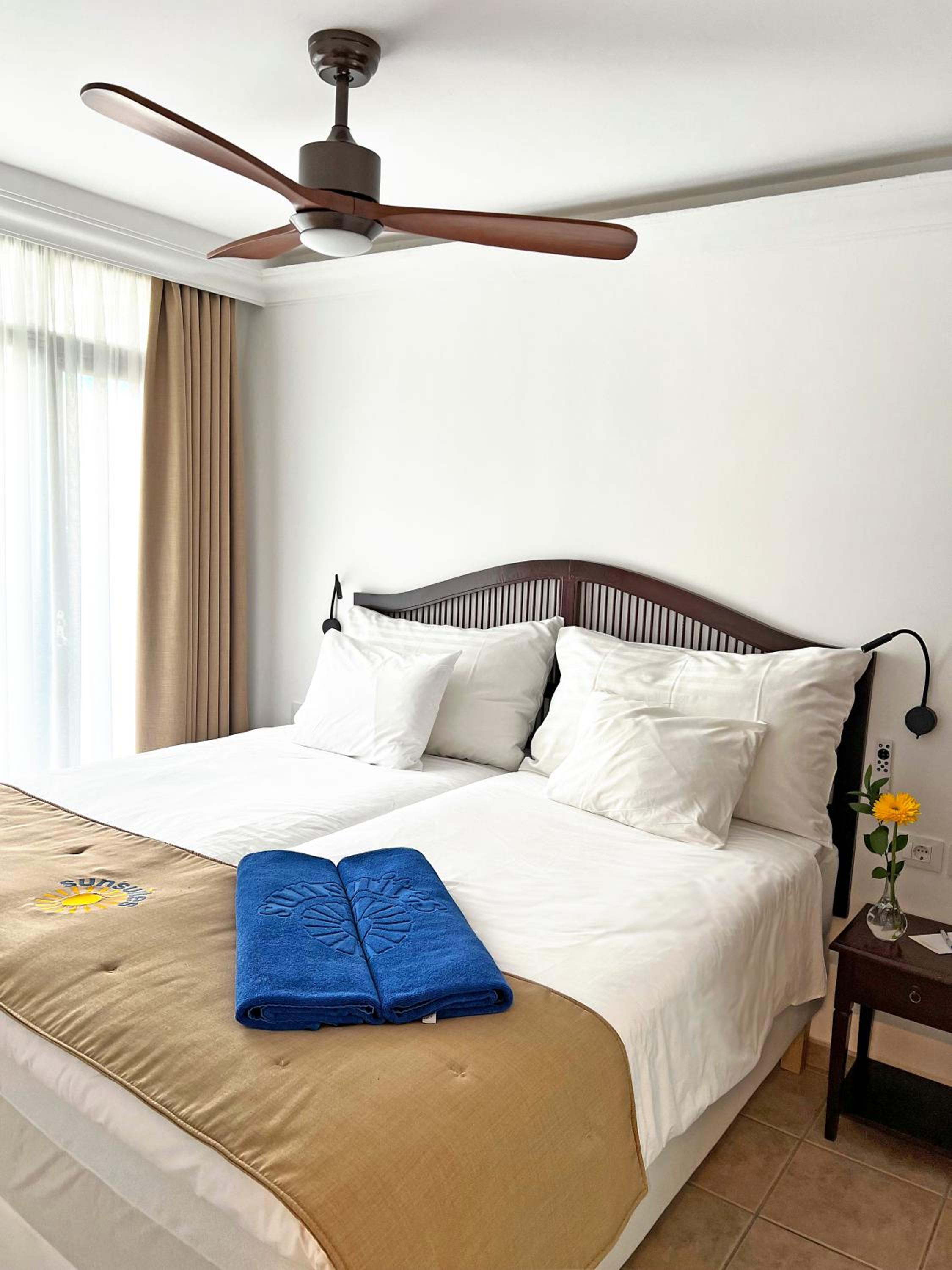 Apartamento de una habitación con balcón o terraza