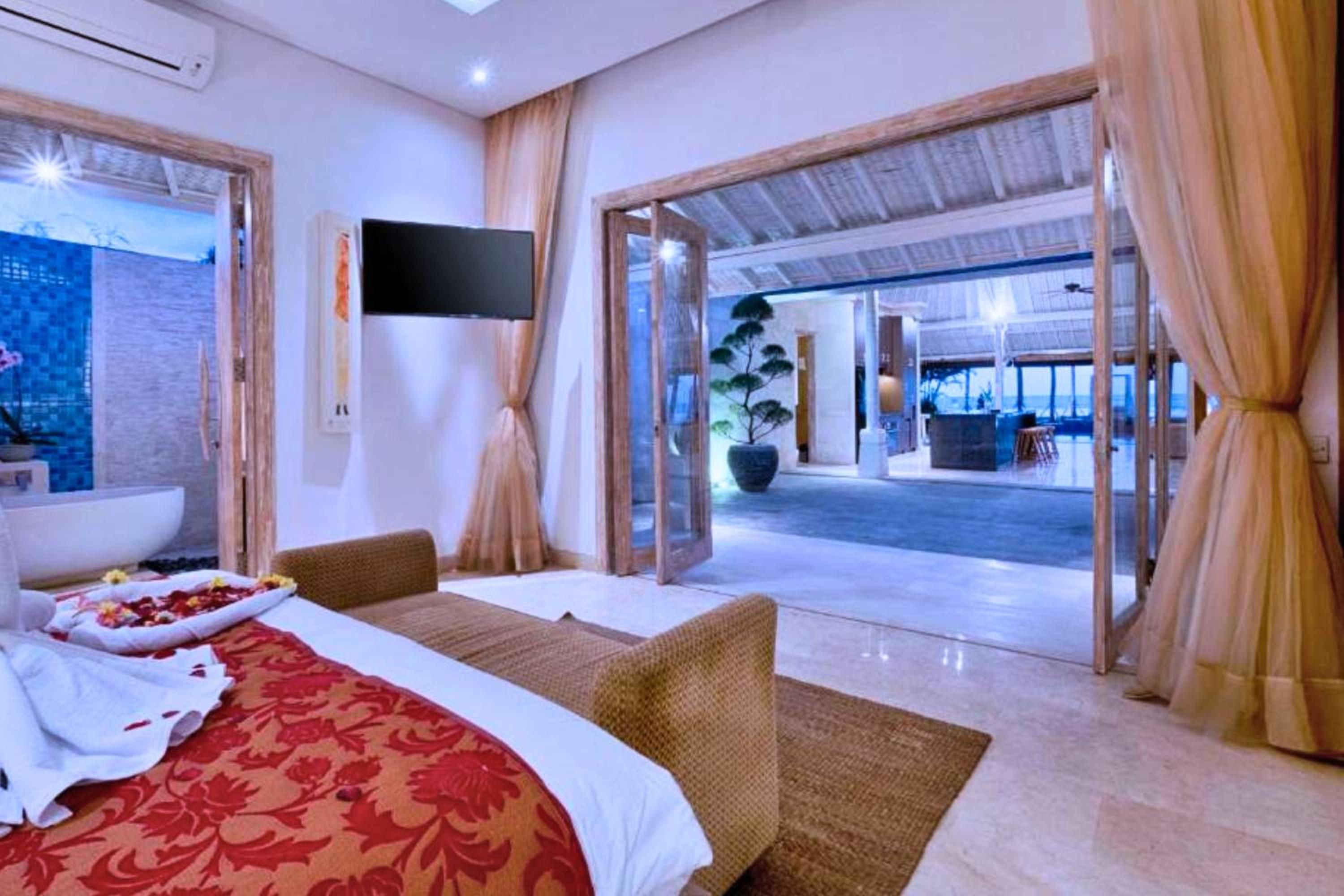 Villa photo 1