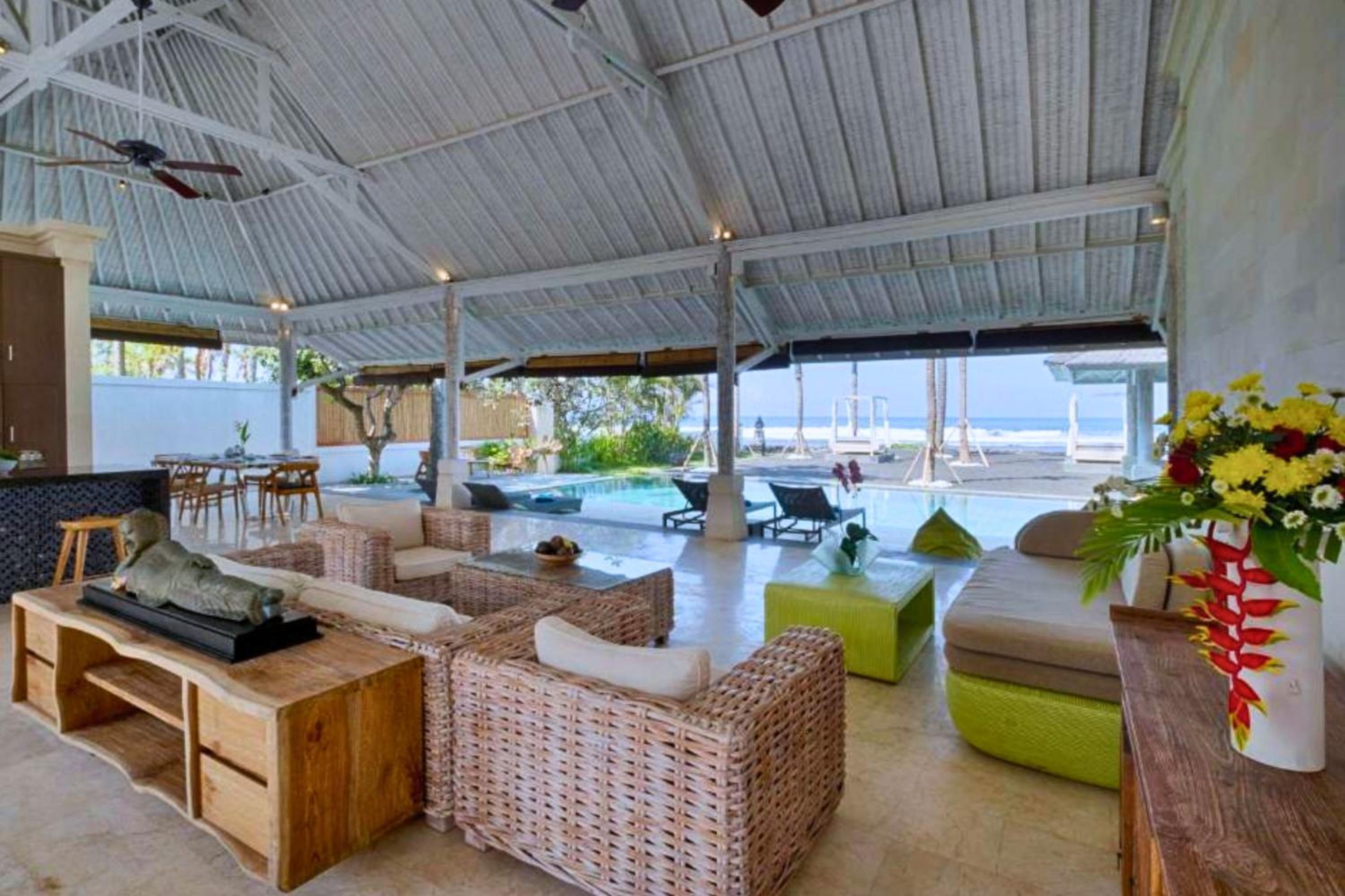 Villa photo 3