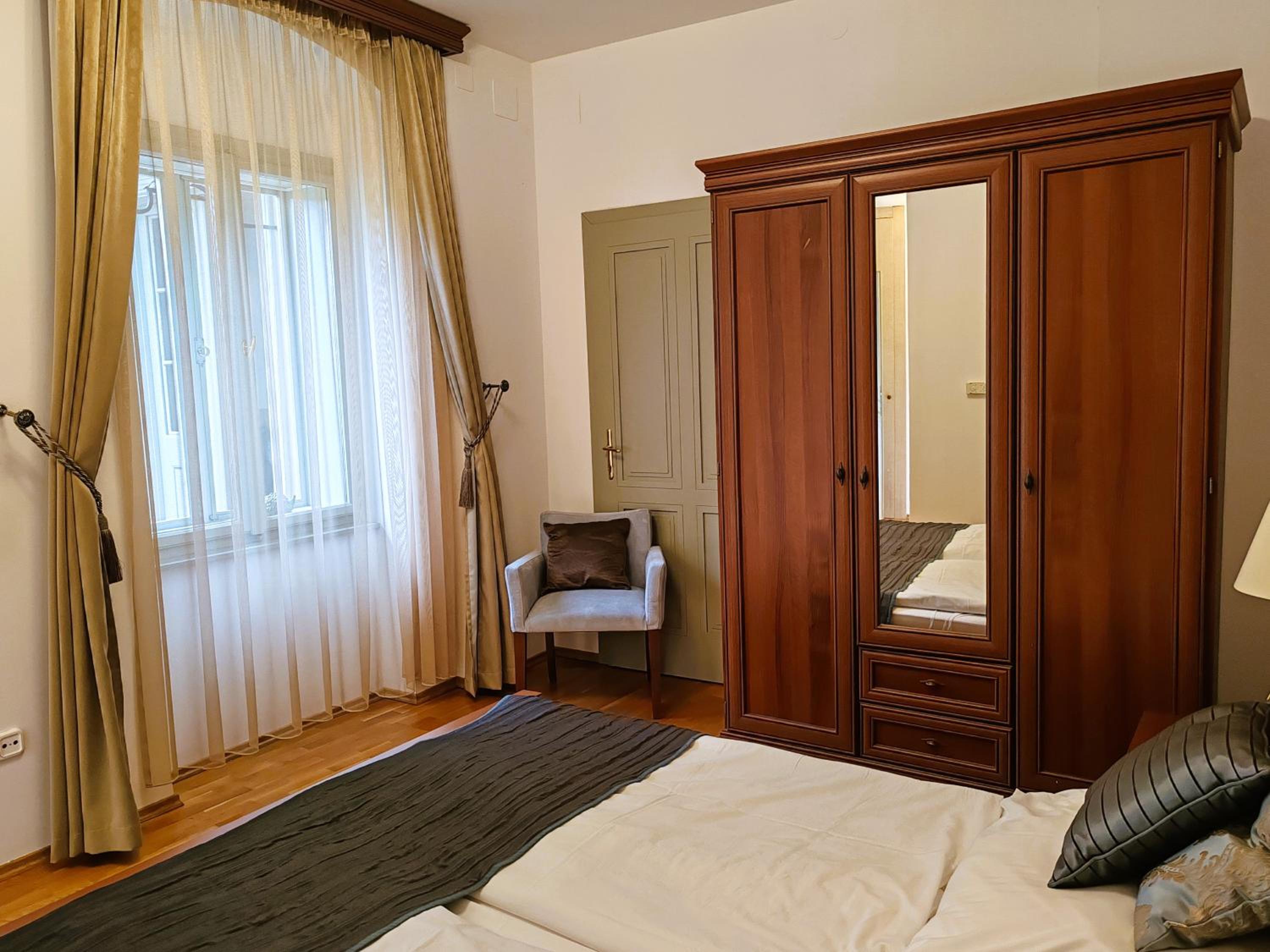 Deluxe Double Room with Shower photo 1