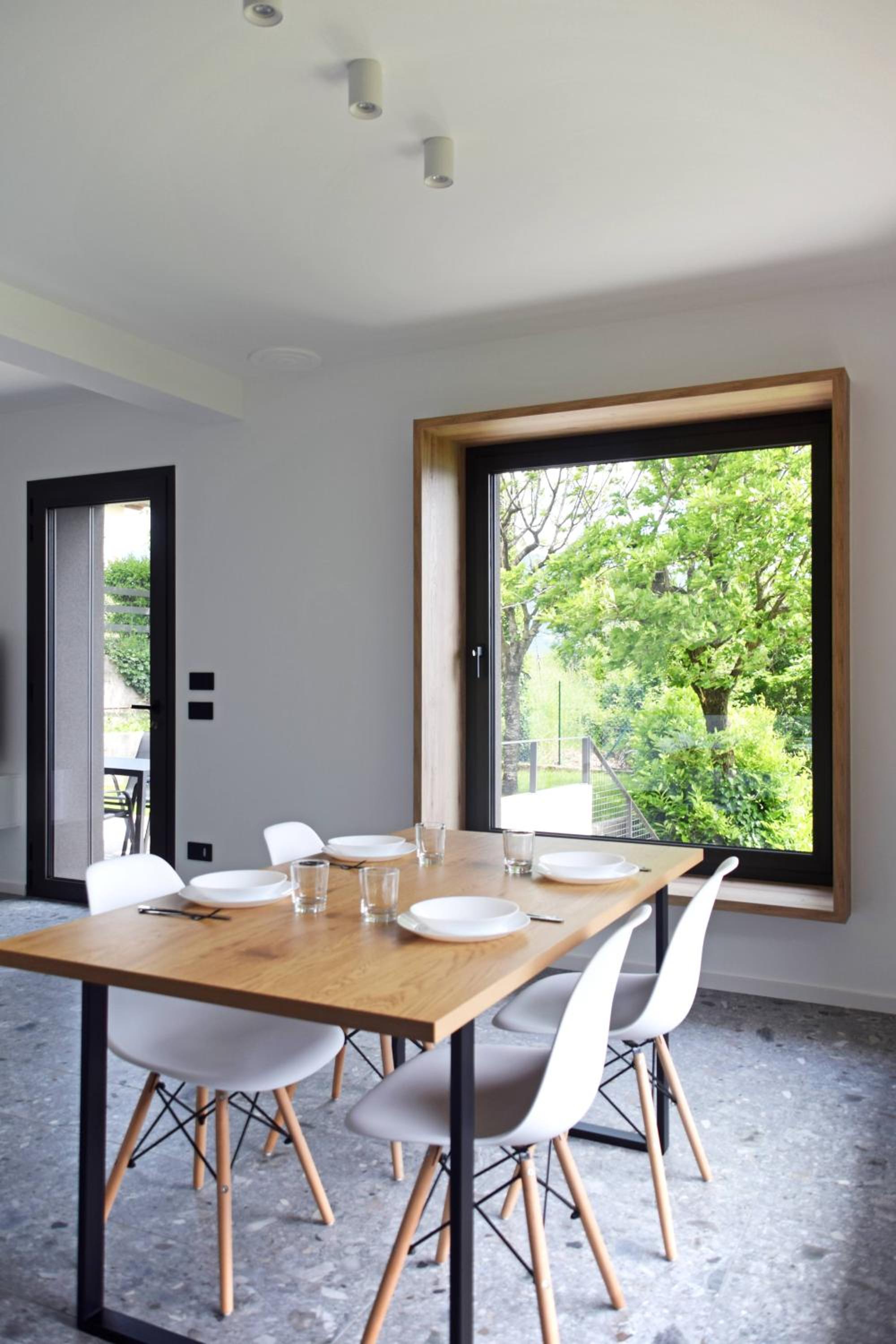 Two-Bedroom Apartment with Lake View photo 2