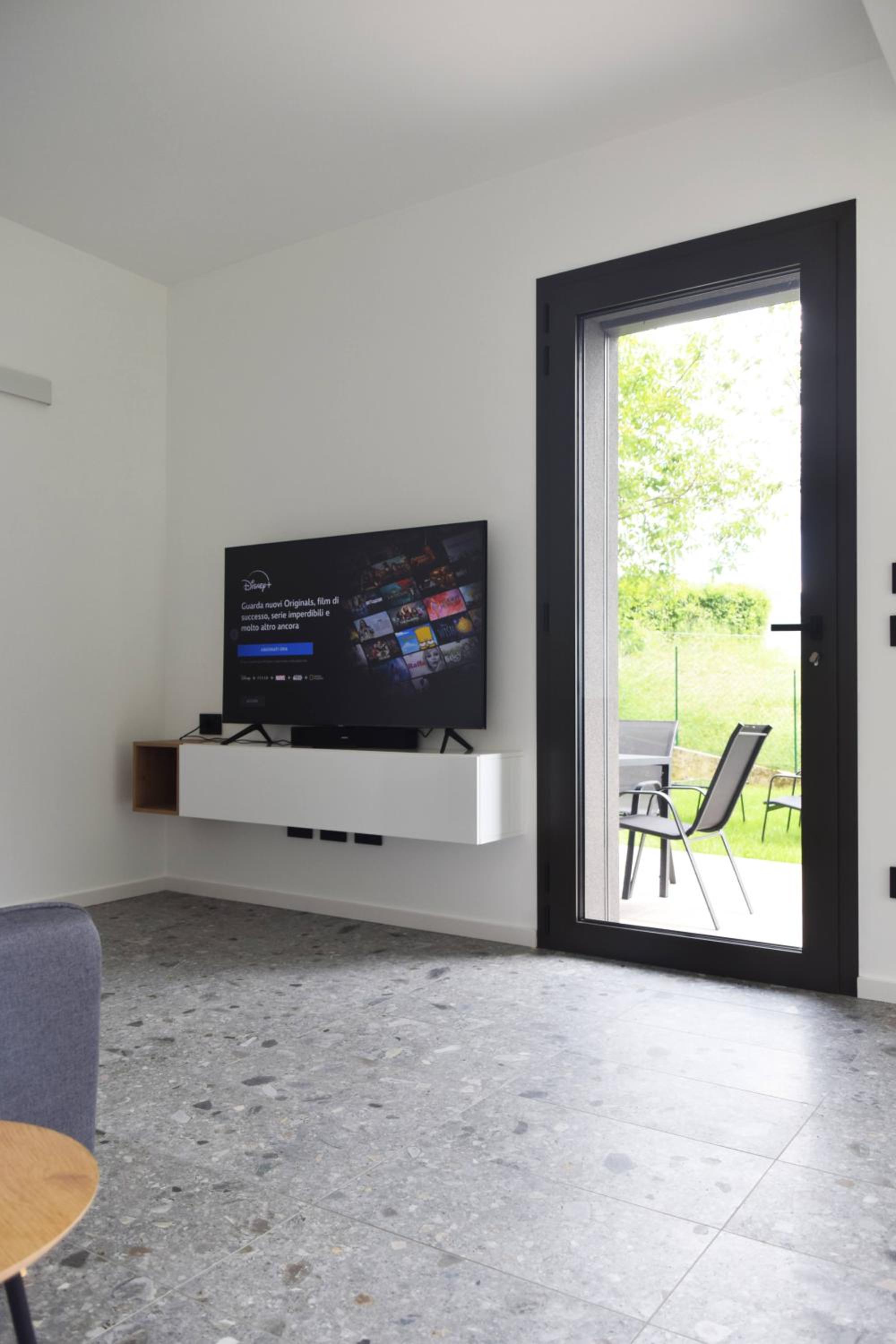Two-Bedroom Apartment with Lake View photo 1