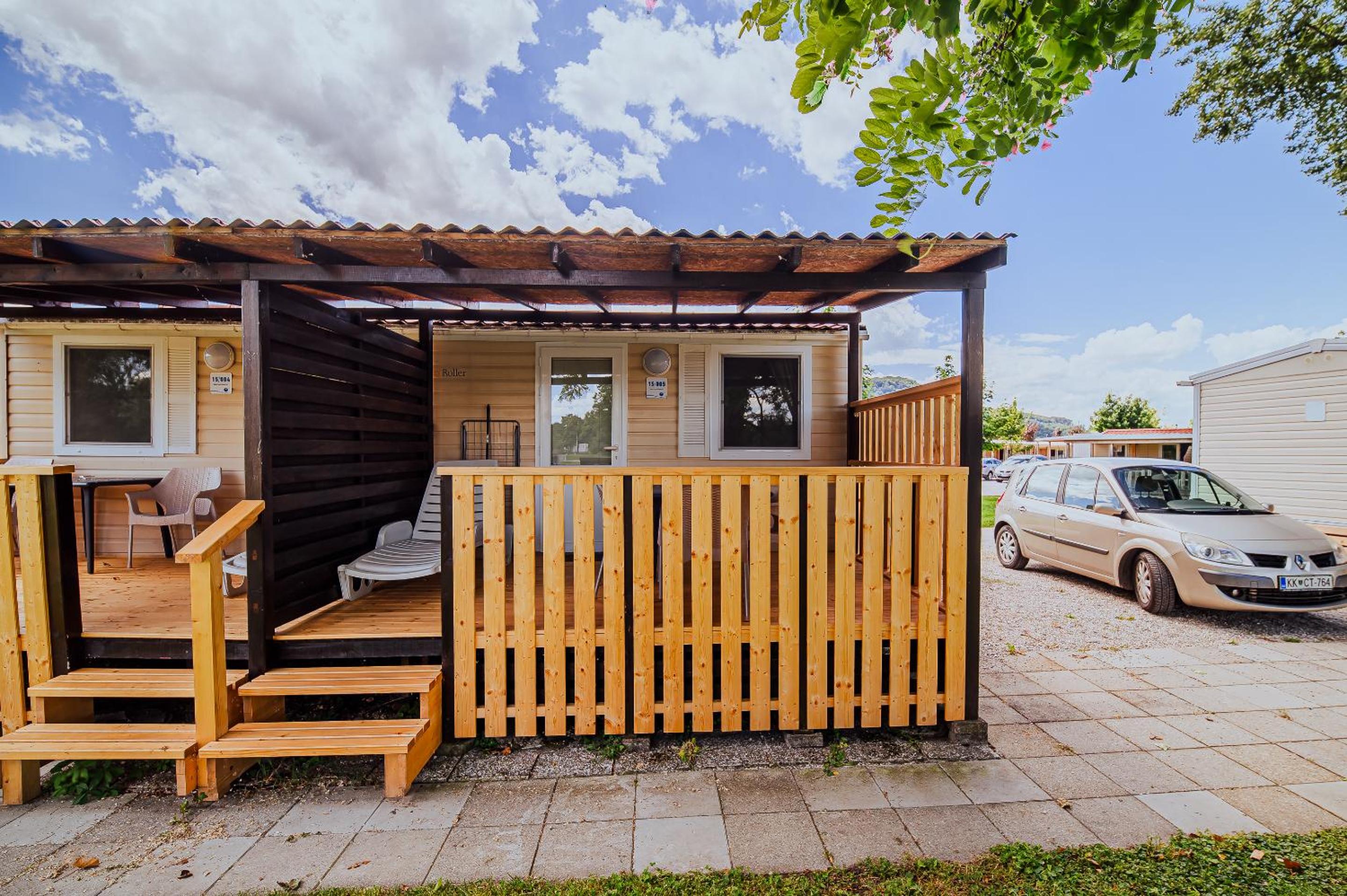 One-Bedroom Mobile Home photo 2