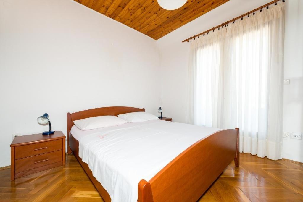 Standard Double Room with Terrace and Partial Sea View photo 1