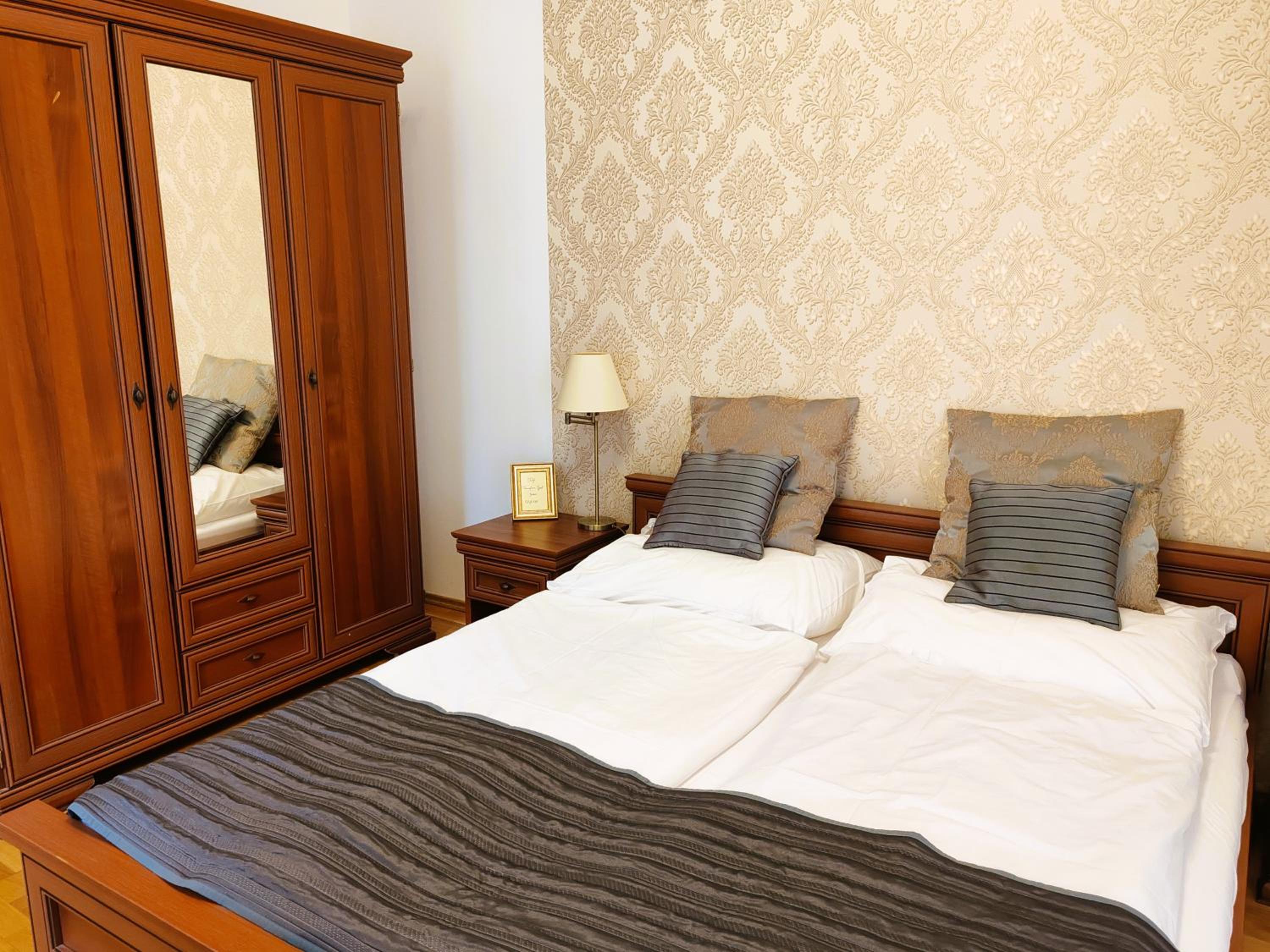 Deluxe Double Room with Shower photo 3