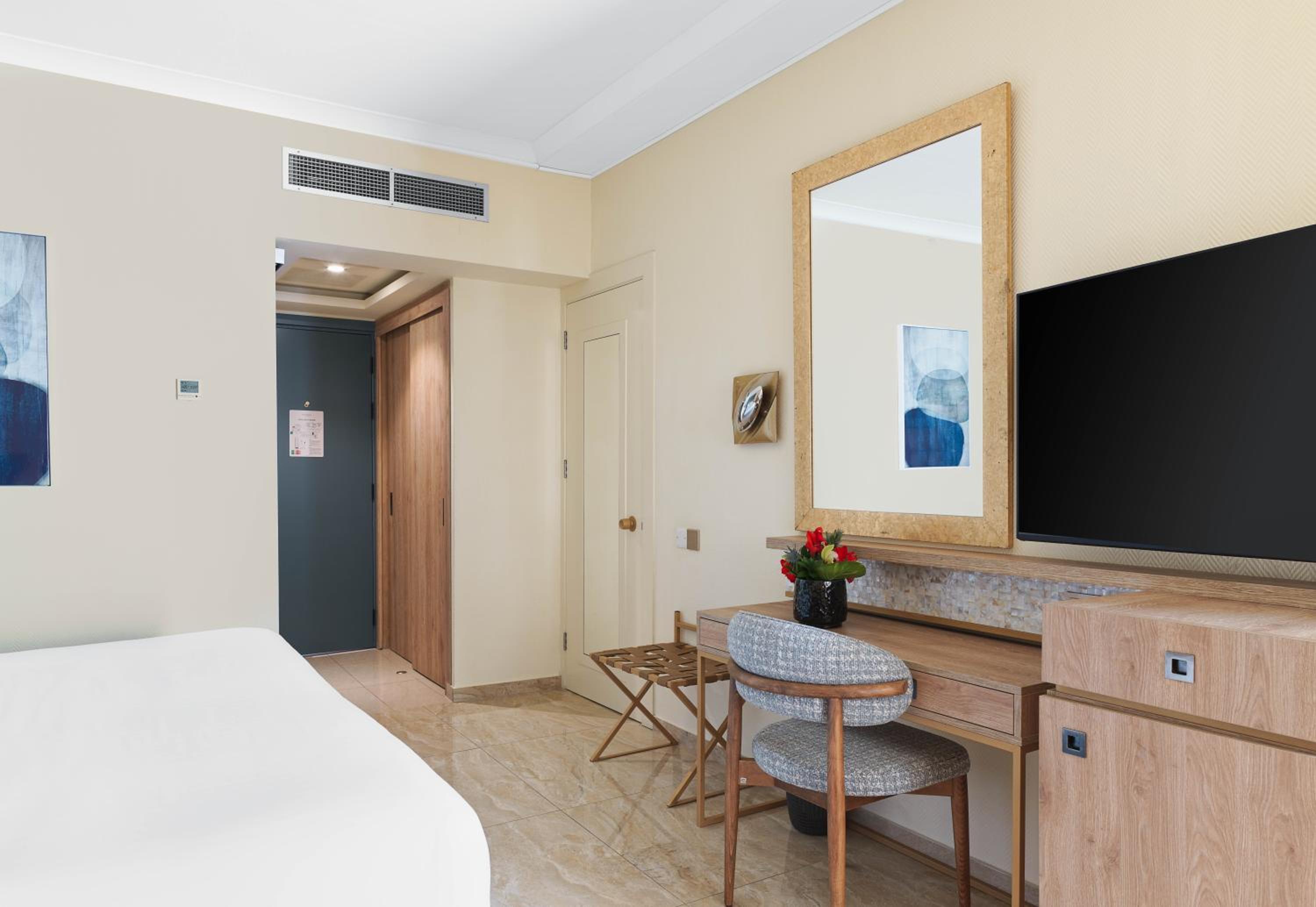 Swim Up Junior Suite - Photo 5