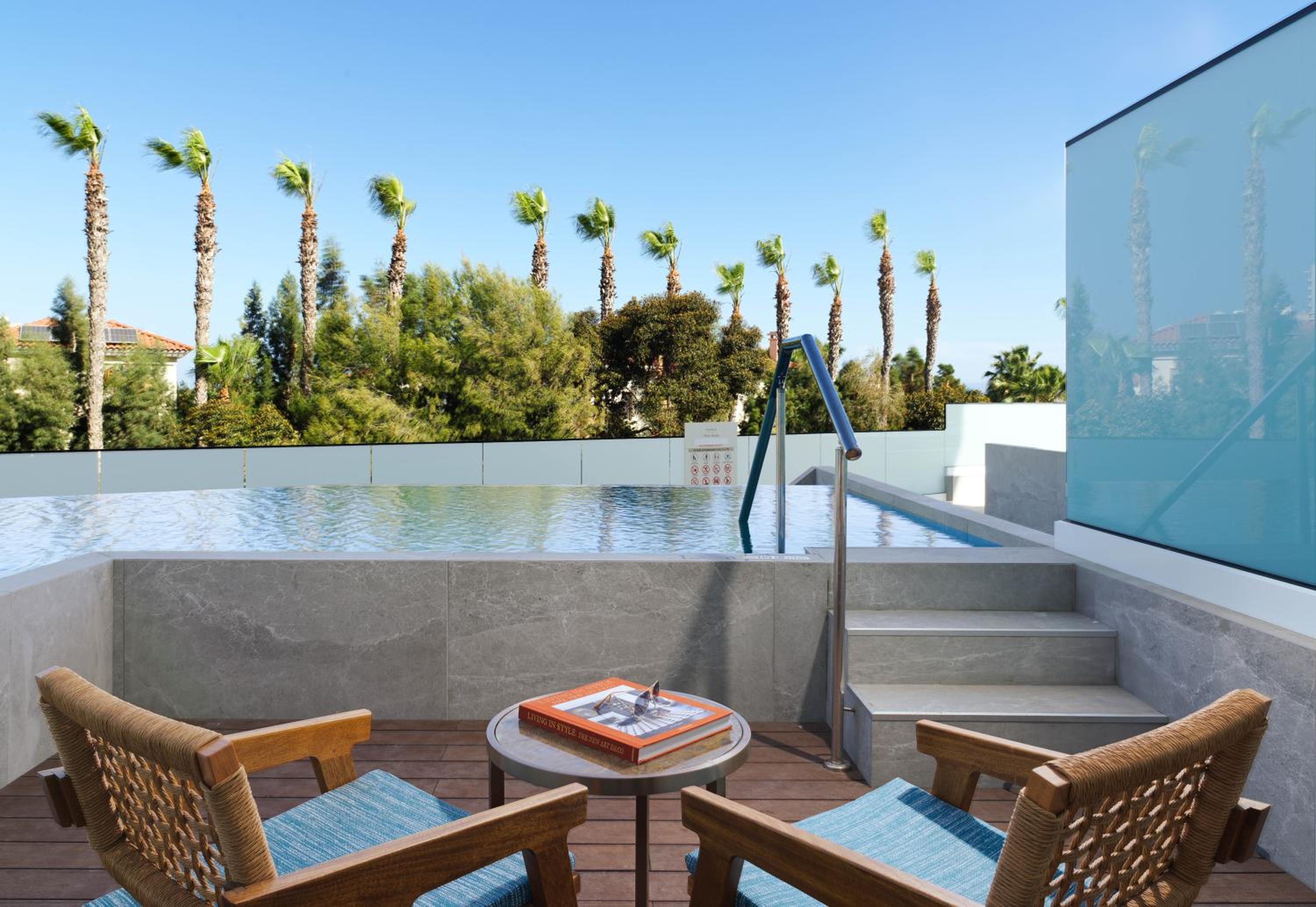 Swim Up Junior Suite - Photo 11