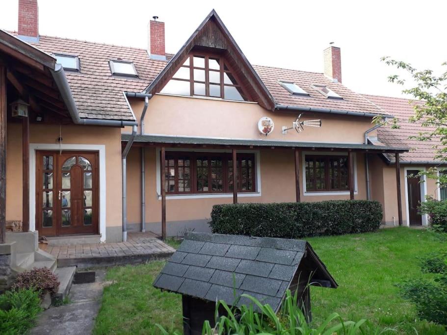 Four-Bedroom House photo 2