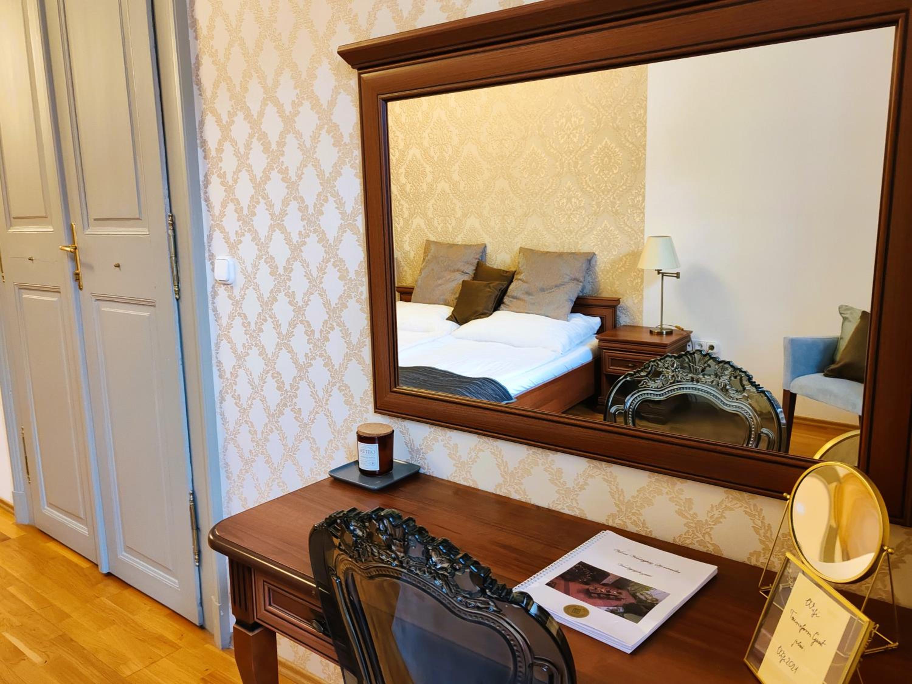 Deluxe Double Room with Extra Bed photo 2