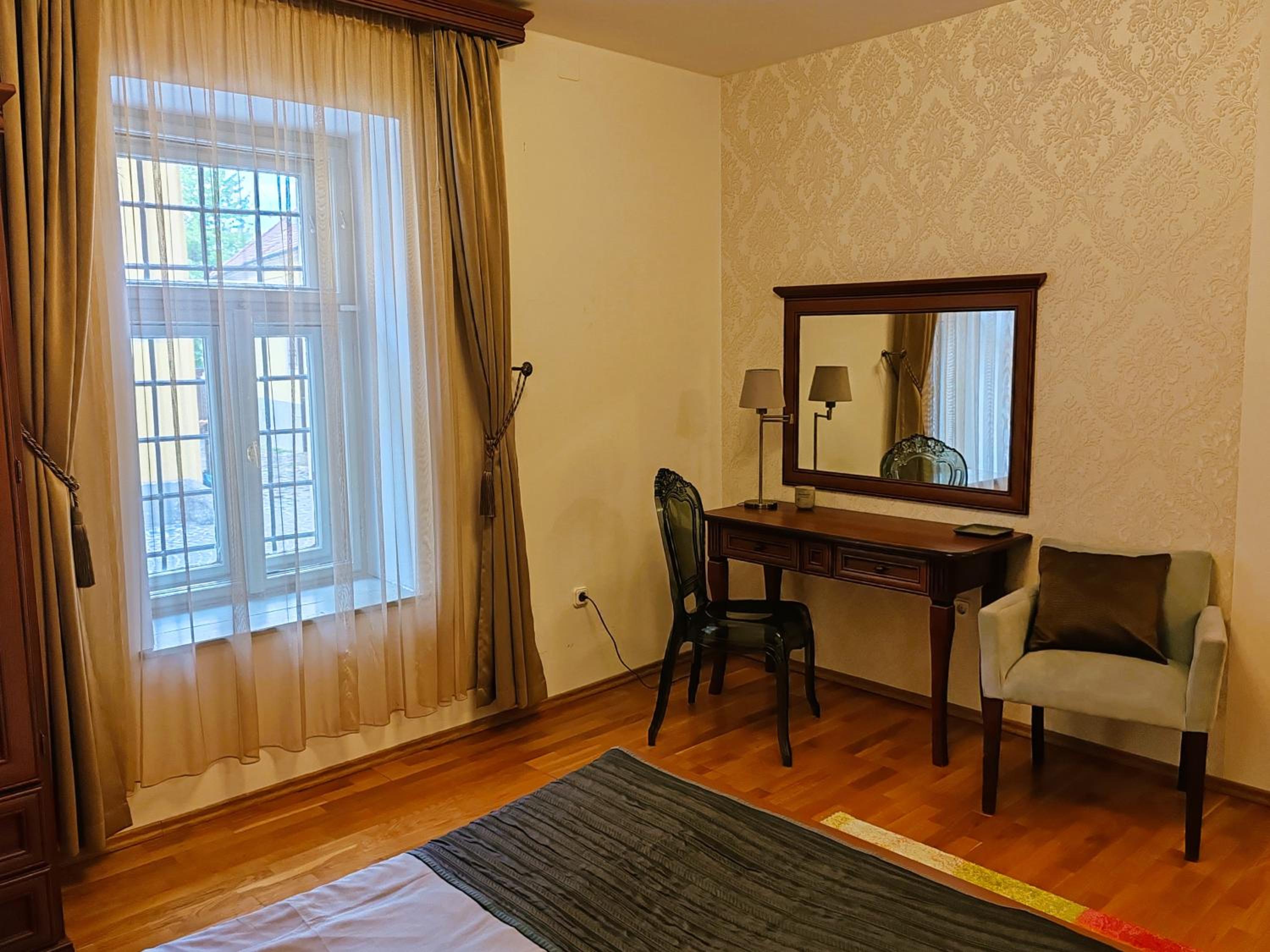 Deluxe Double Room with Shower photo 2