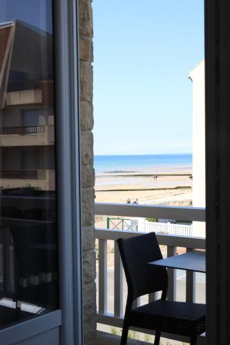 Double Room with Balcony - Photo 3