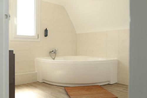 King Suite with Sea View - Photo 3