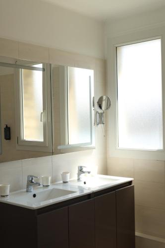 King Suite with Sea View - Photo 4