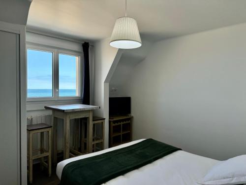 Junior Suite with Sea View - Photo 1