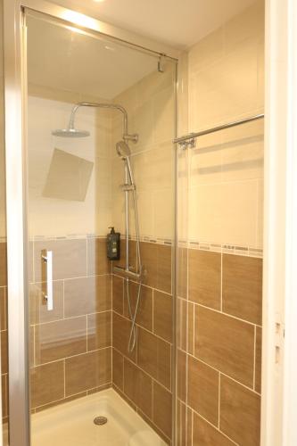 Double Room with Balcony - Photo 5