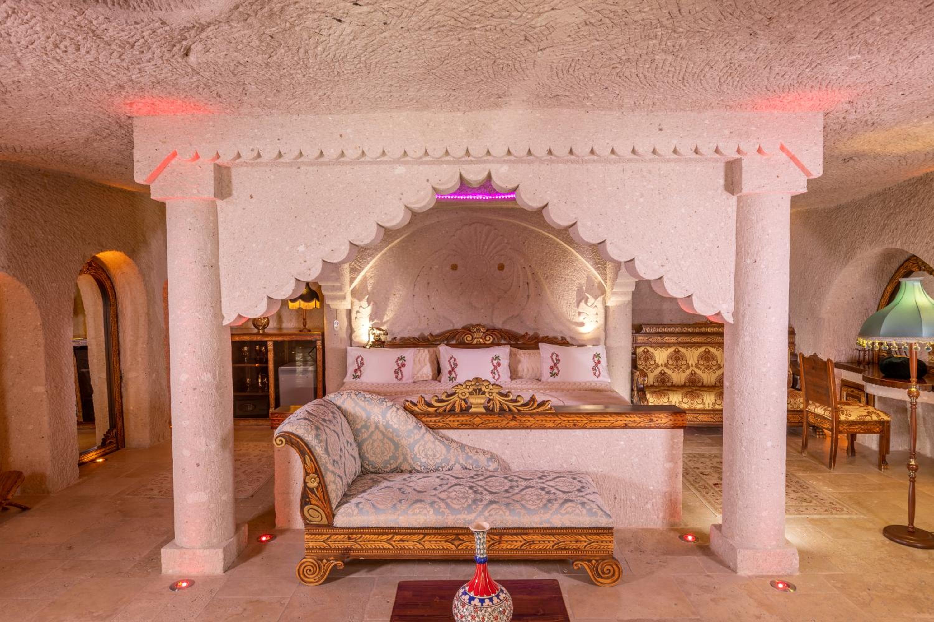 King Suite - Photo 18