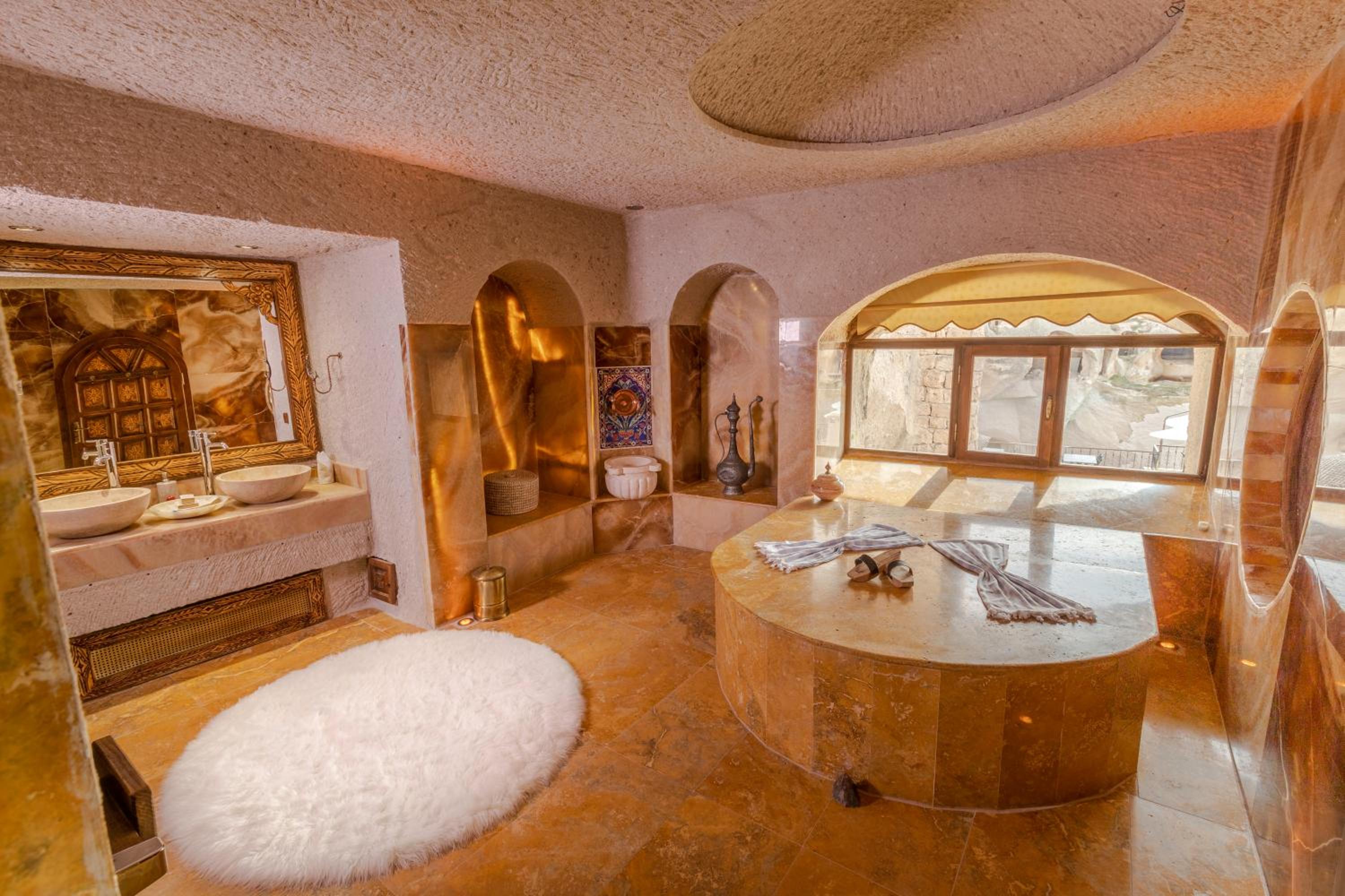 King Suite - Photo 5