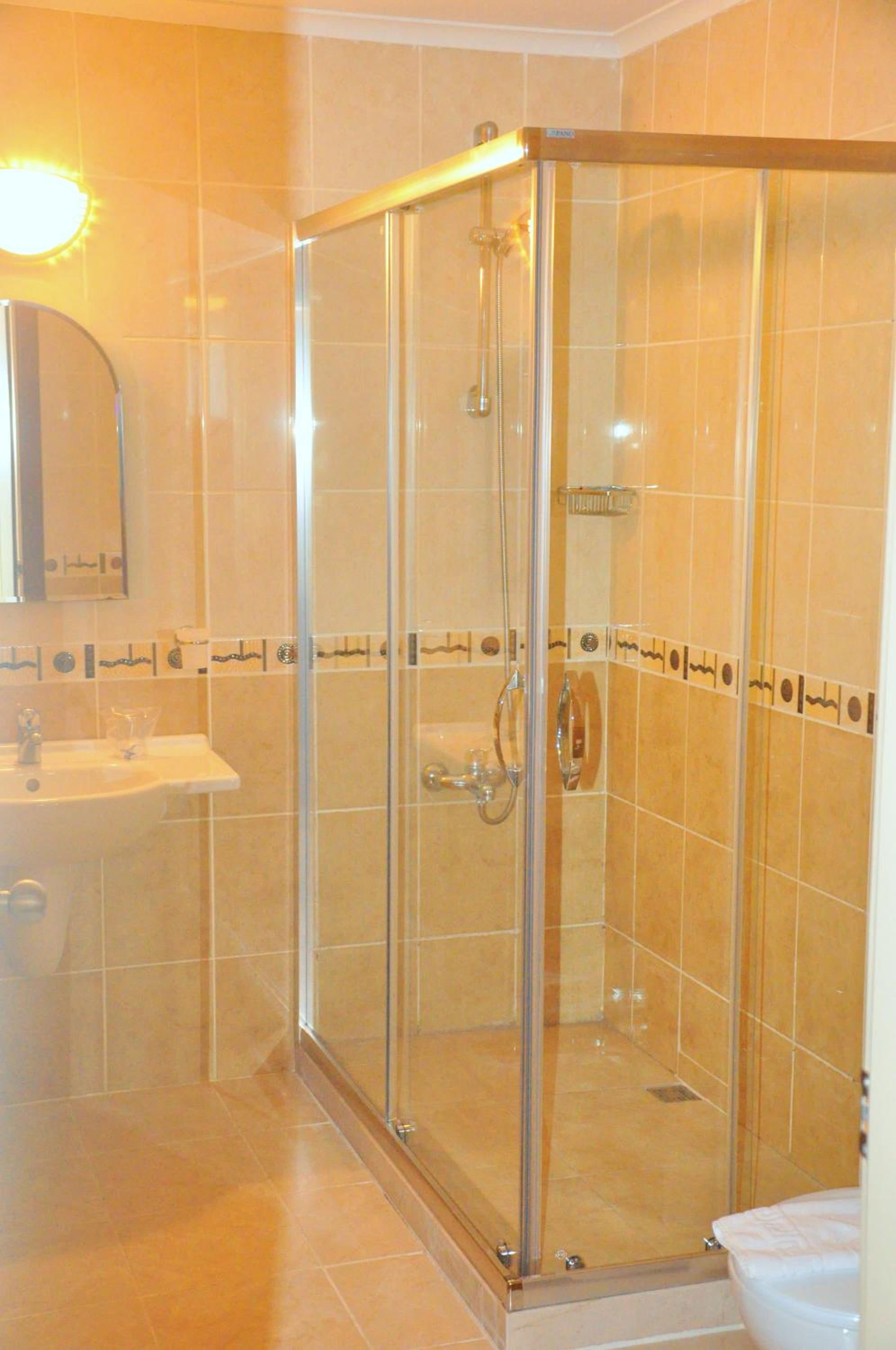 Standard Double Room - Photo 3