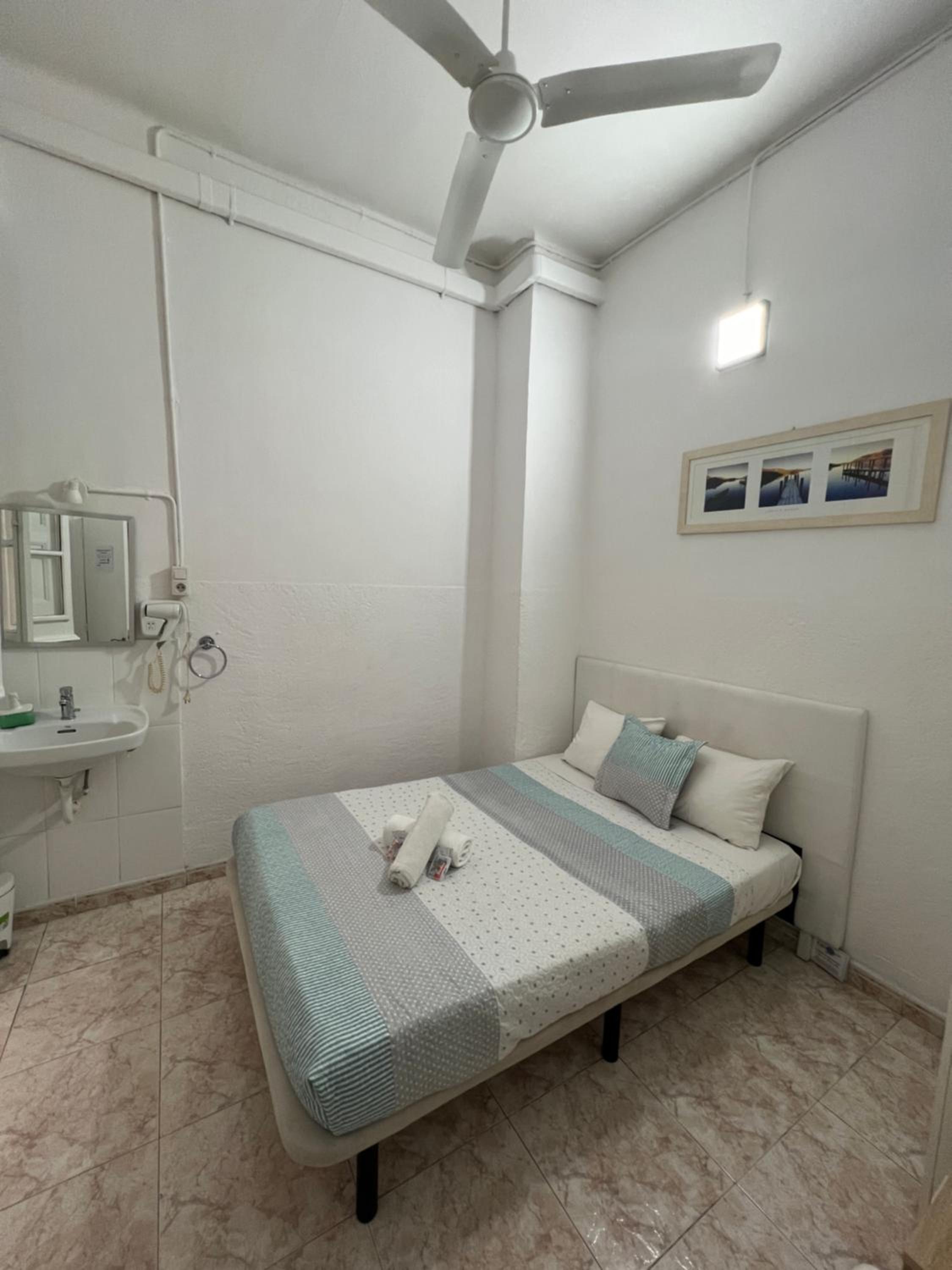 Habitación doble con baño compartido