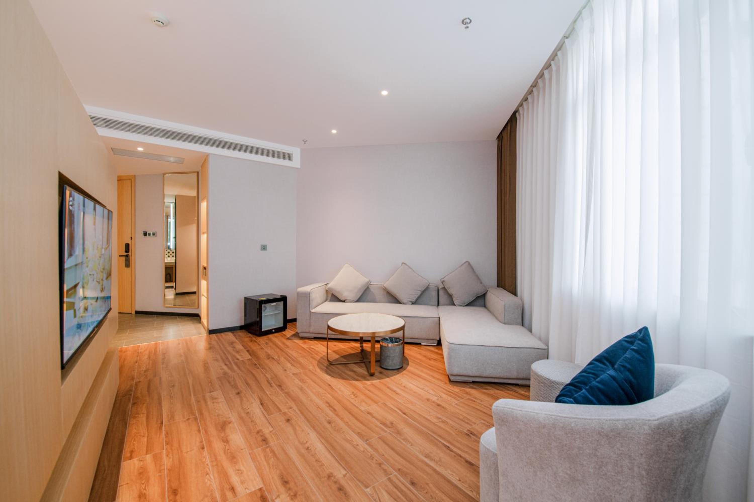 Elegant Family Room photo 3