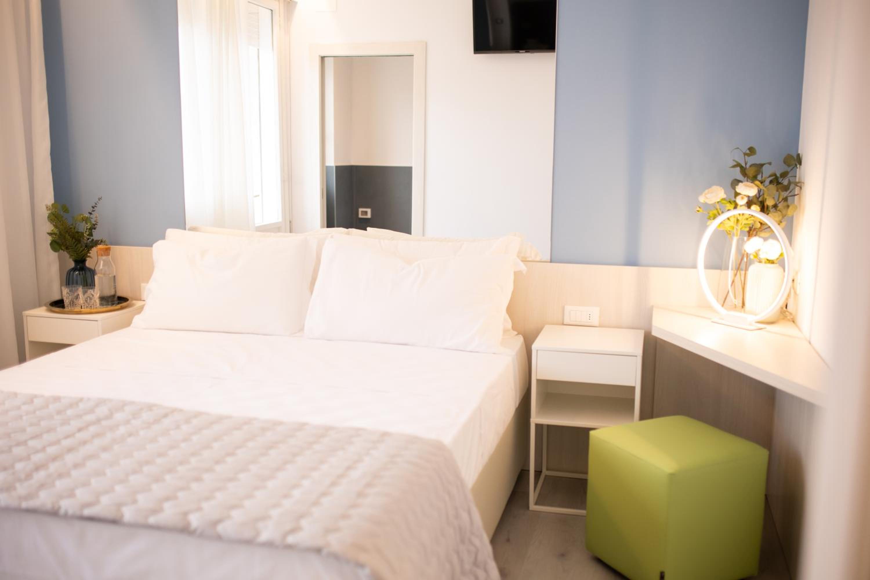 Deluxe Double Room with Balcony photo 1