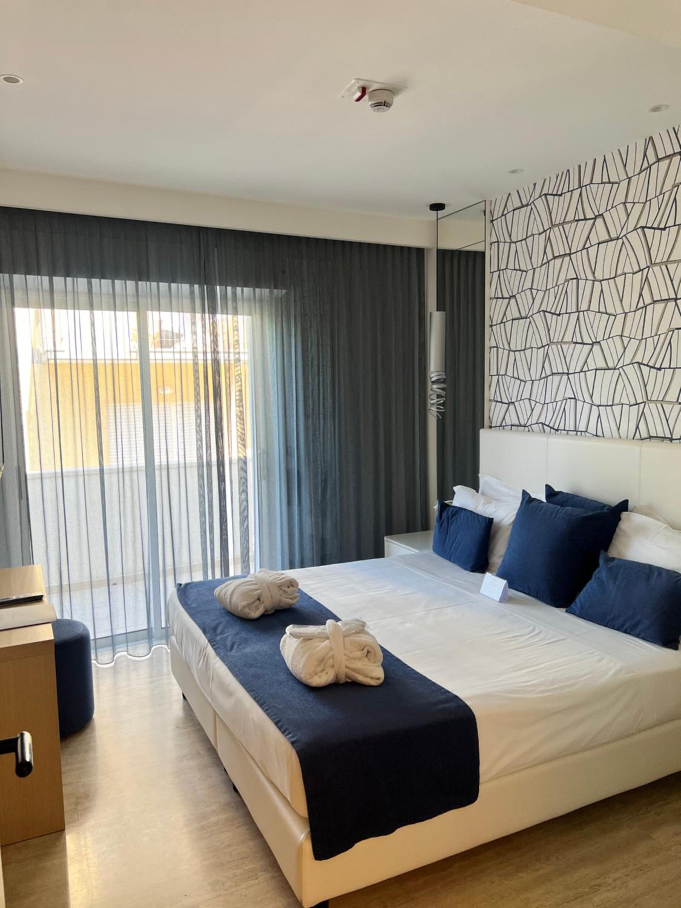 Deluxe Suite - Photo 1