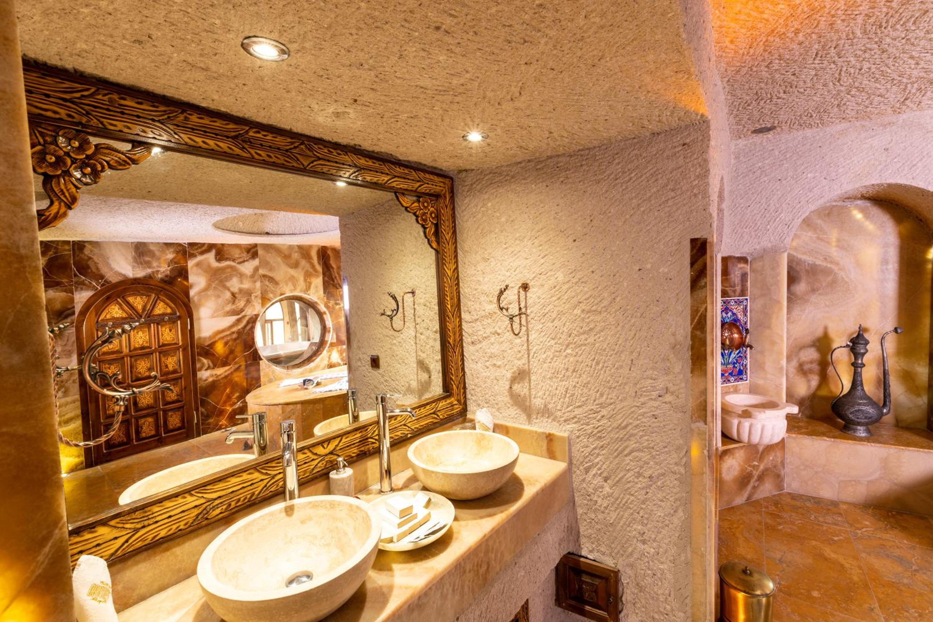 King Suite - Photo 15