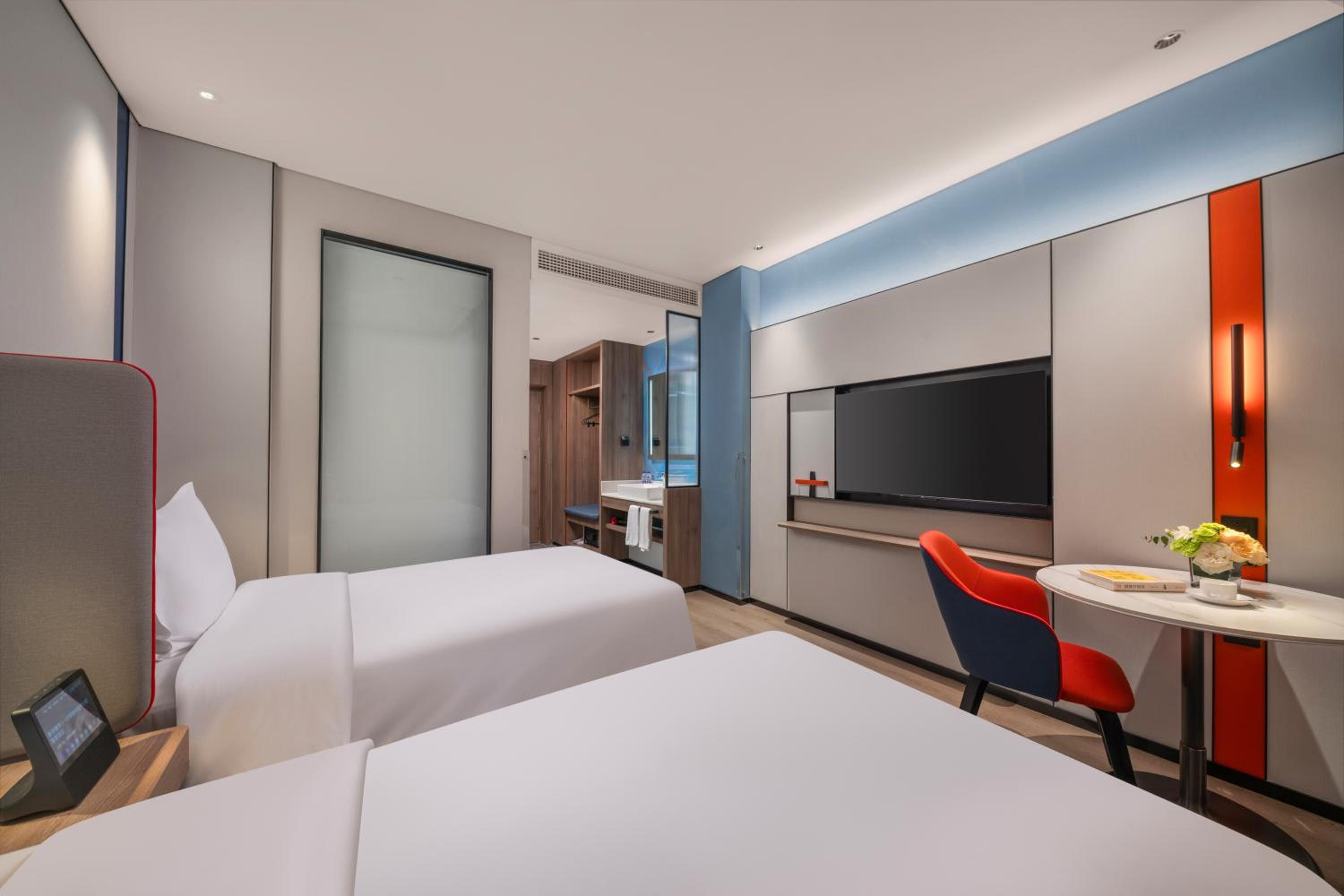 Standard Twin Room With City View