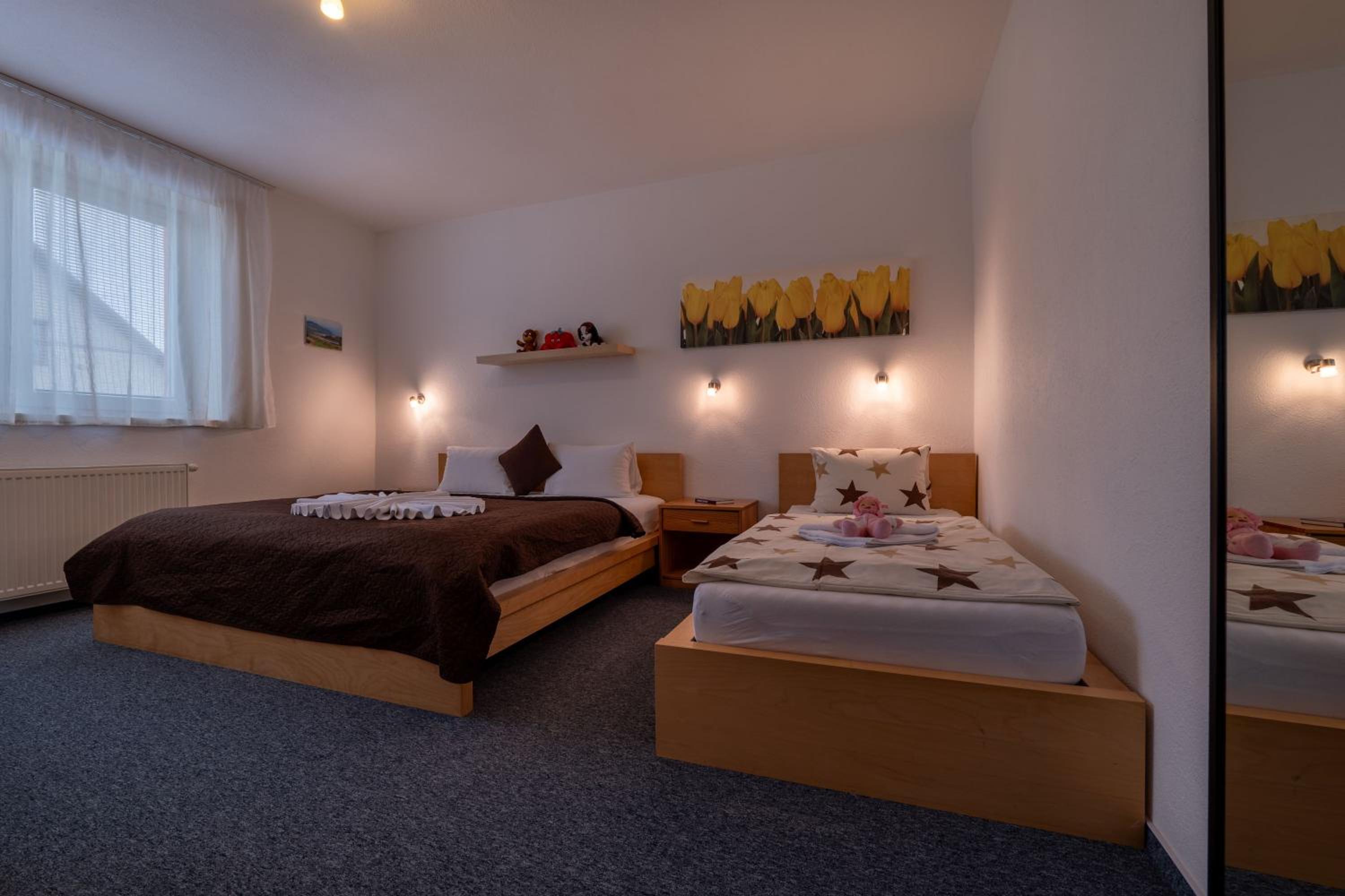 One-Bedroom Apartment photo 1