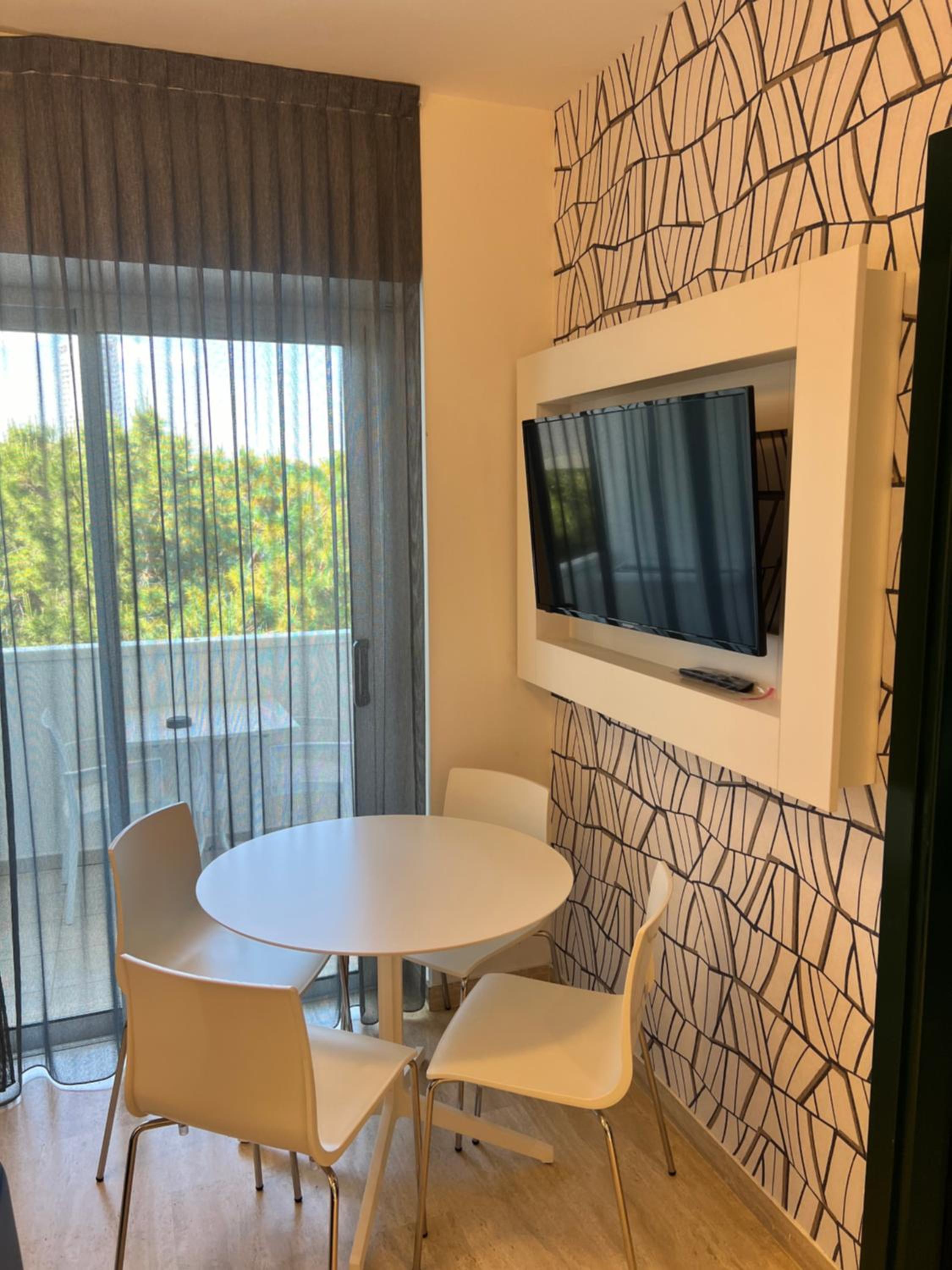Deluxe Suite - Photo 9