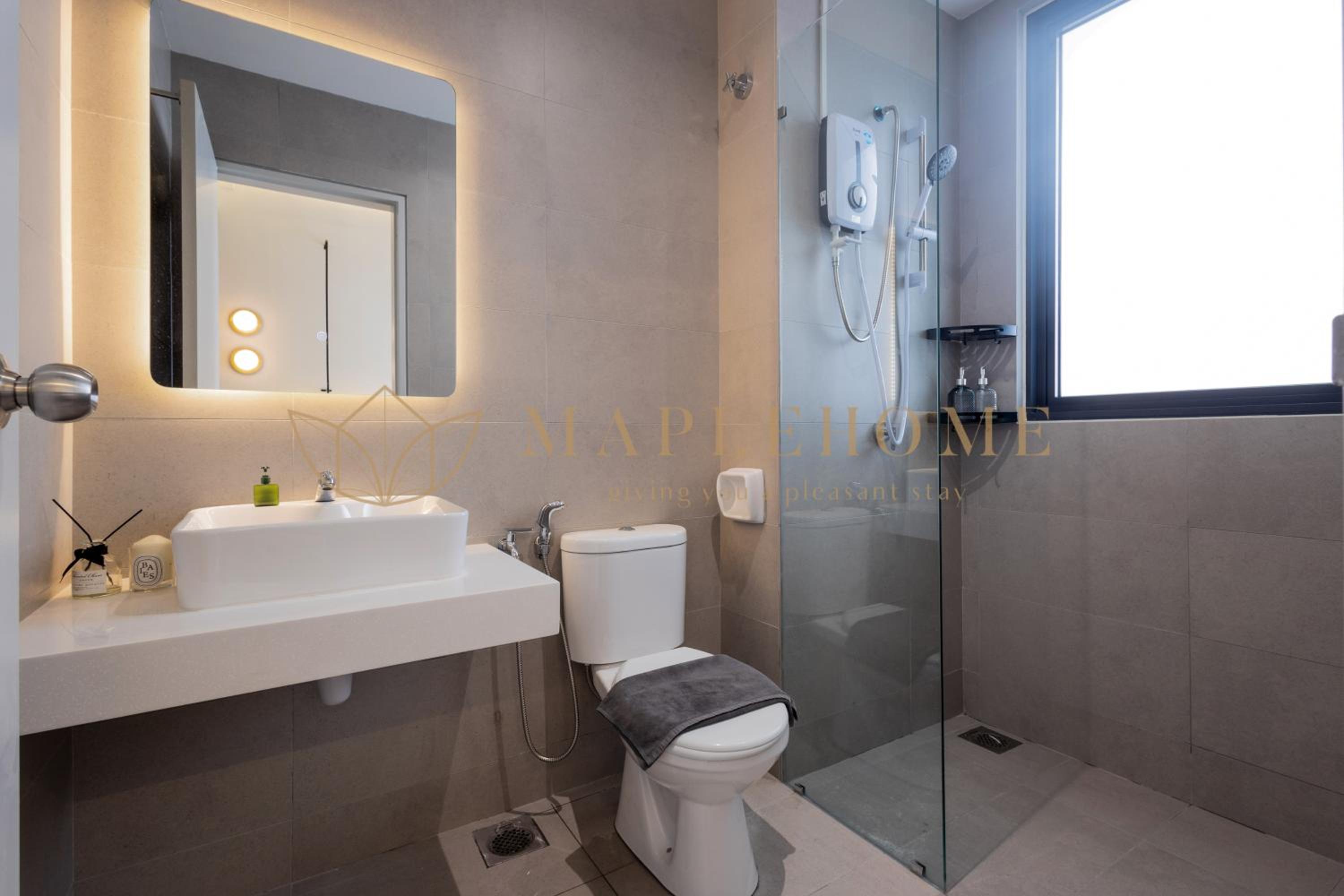 Deluxe Family Suite - Photo 5