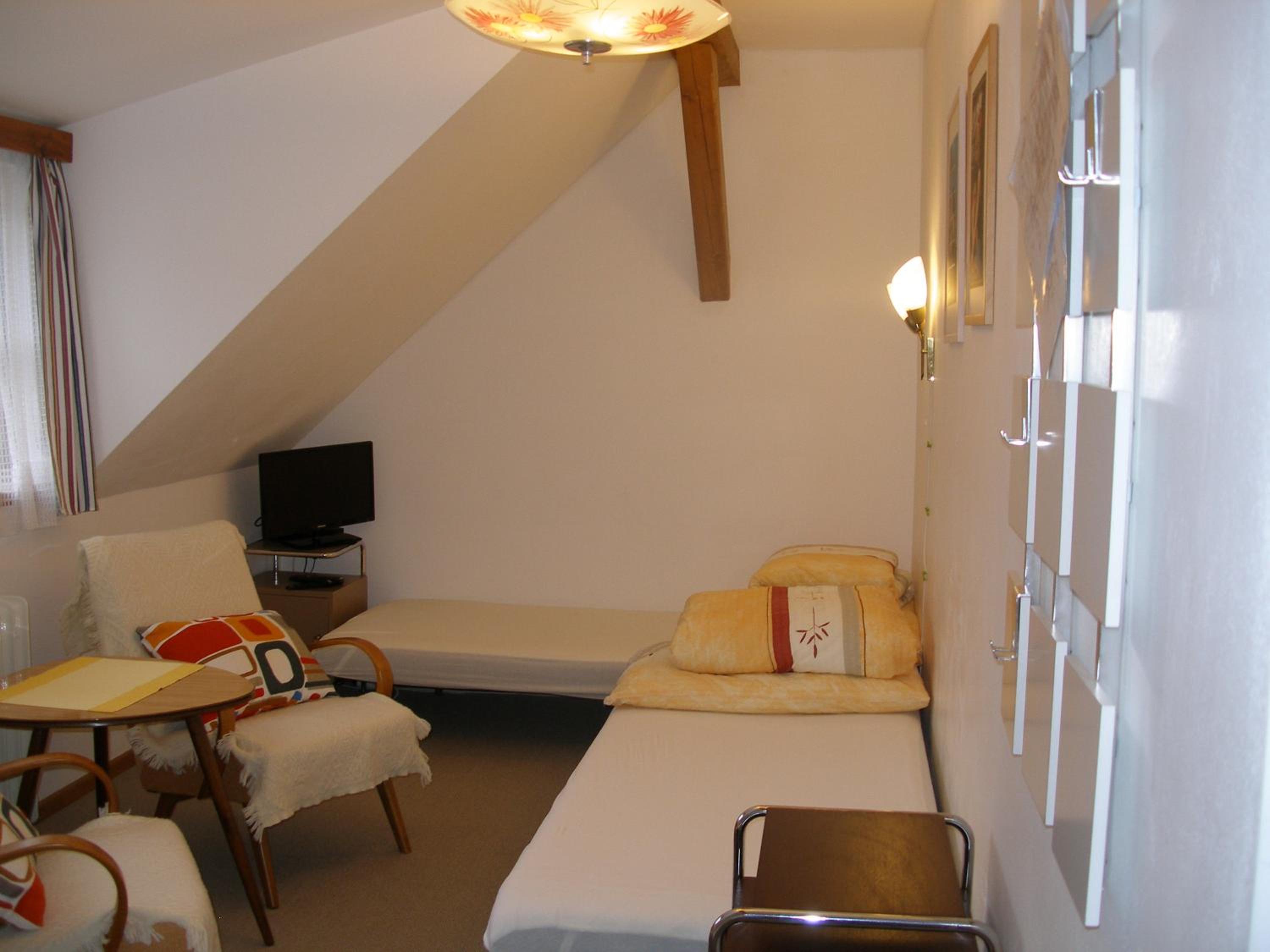 Quadruple Room with Shared Bathroom photo 3