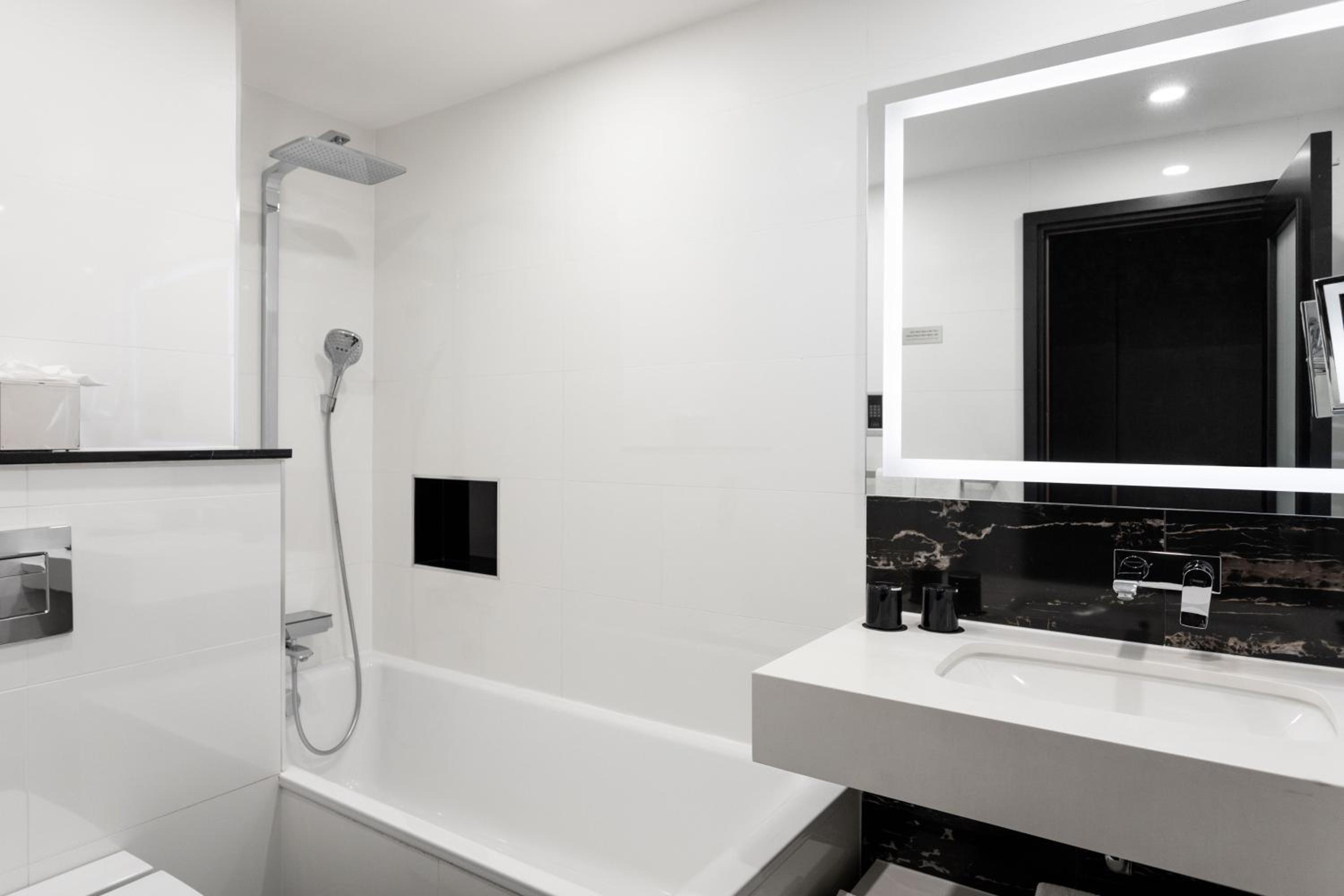 Montcalm Suite