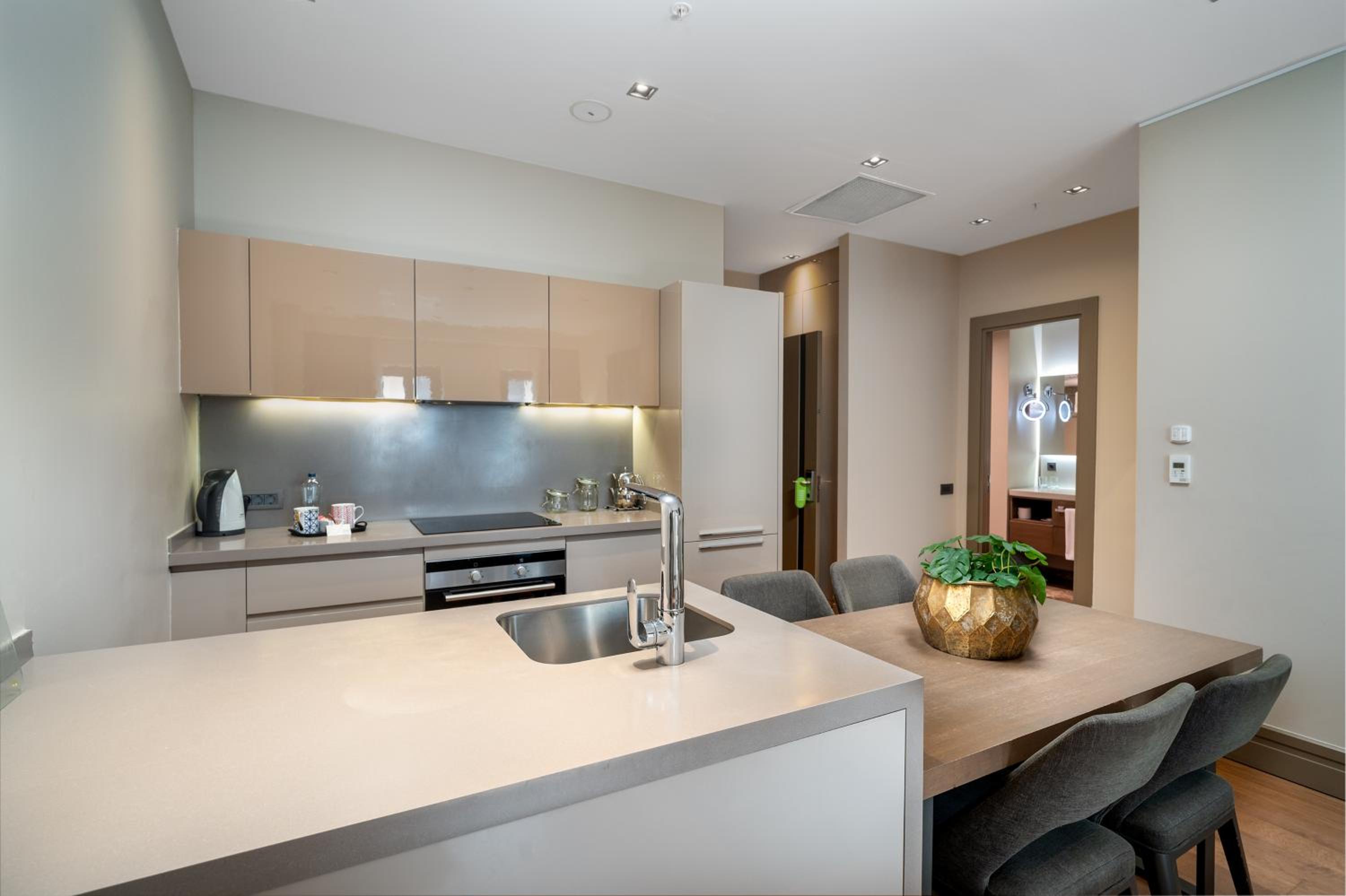 Deluxe Suite photo 3