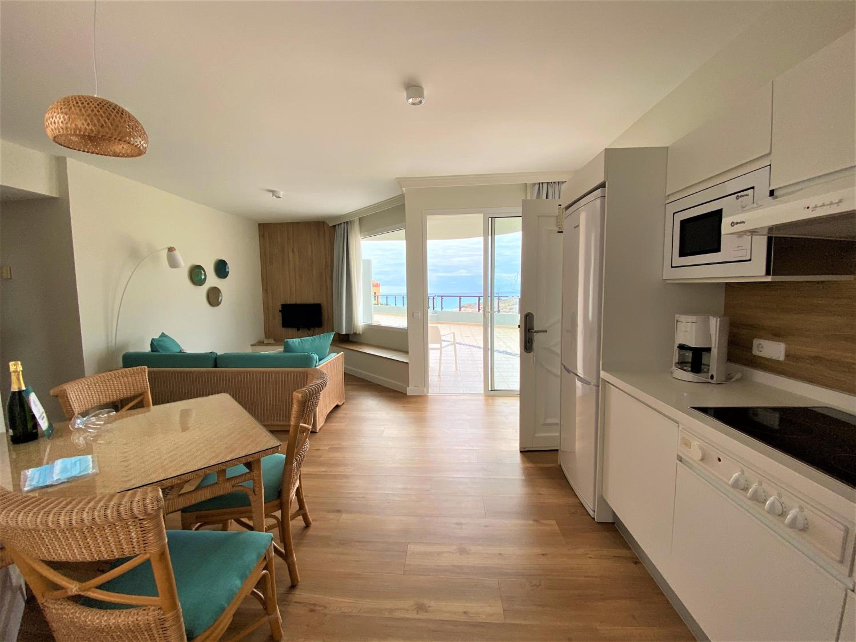 Suite Junior con vista al mar (1 Adulto + 3 Niños) Suite Junior con vista al mar (1 Adulto + 3 Niños)