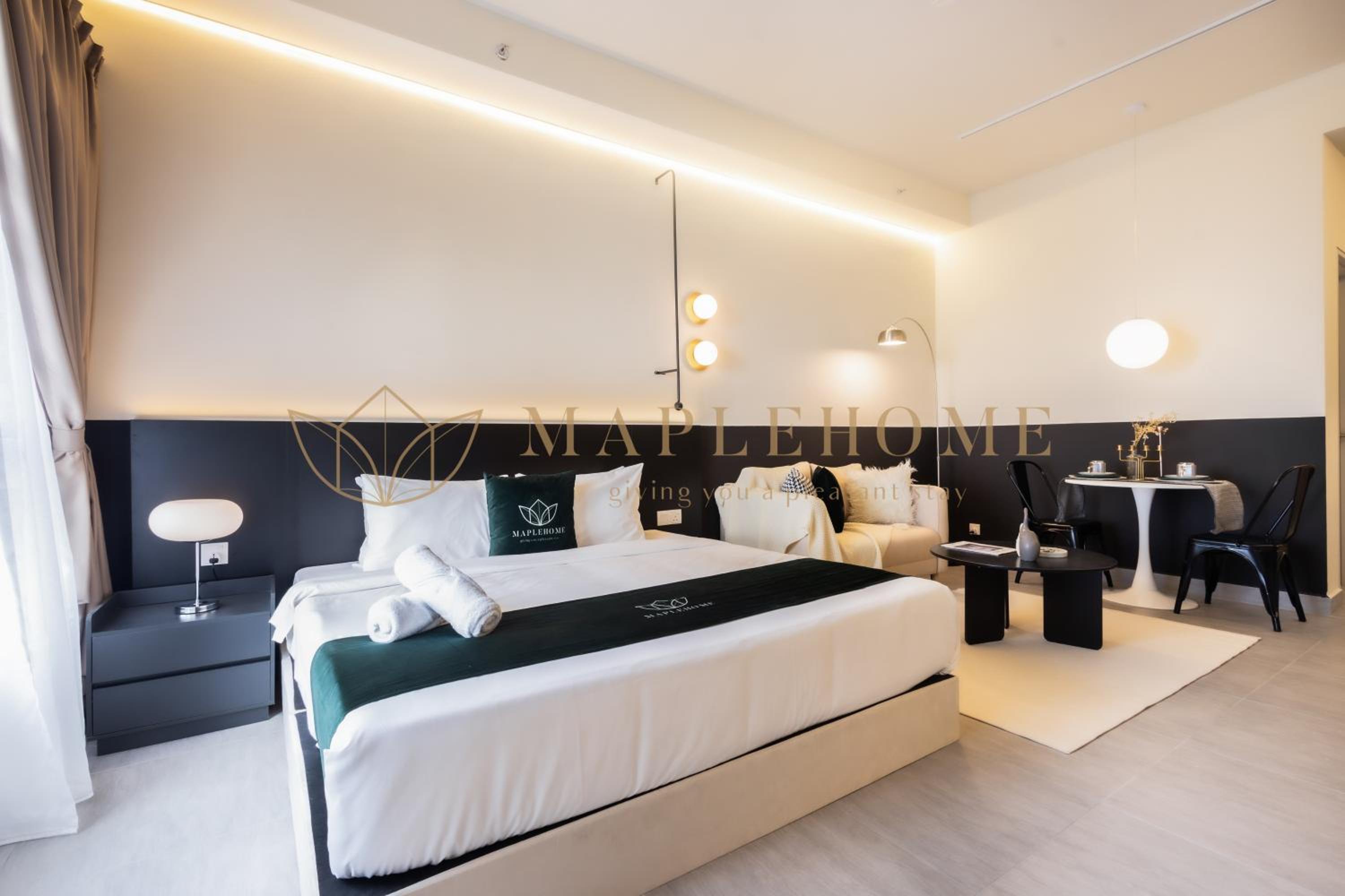 Premier Queen Suite - Photo 12