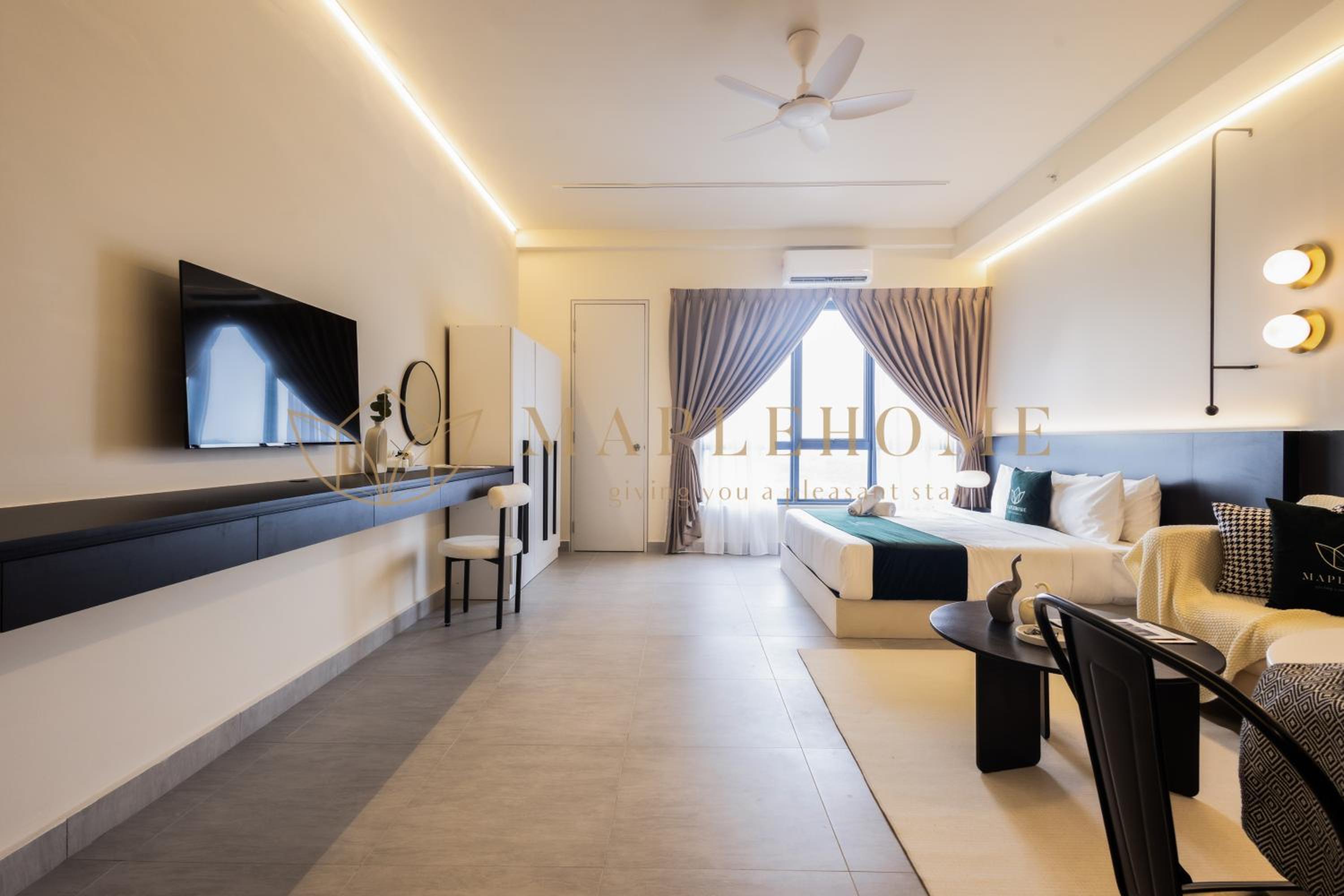 Premier Queen Suite - Photo 3