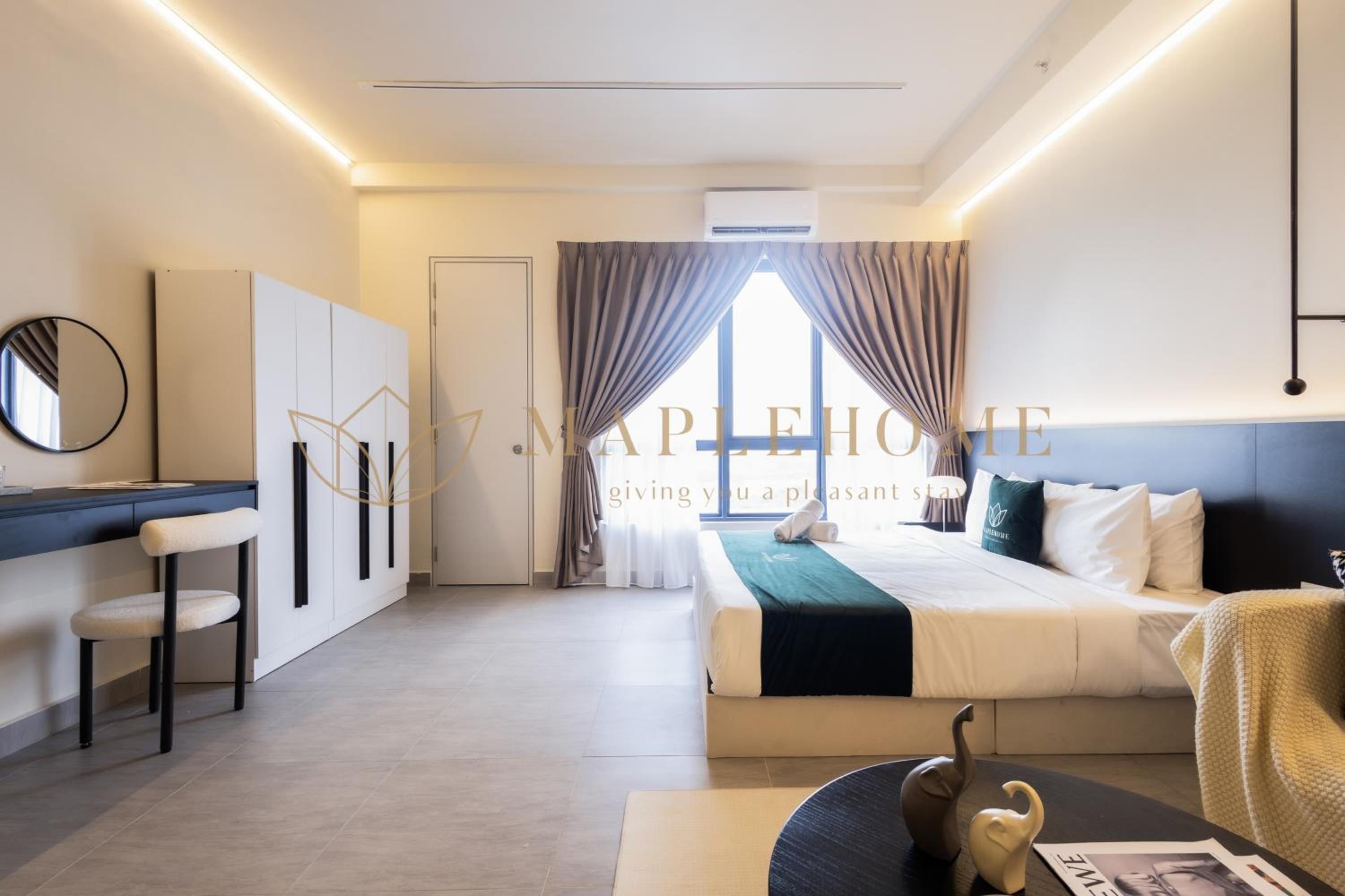 Premier Queen Suite - Photo 11