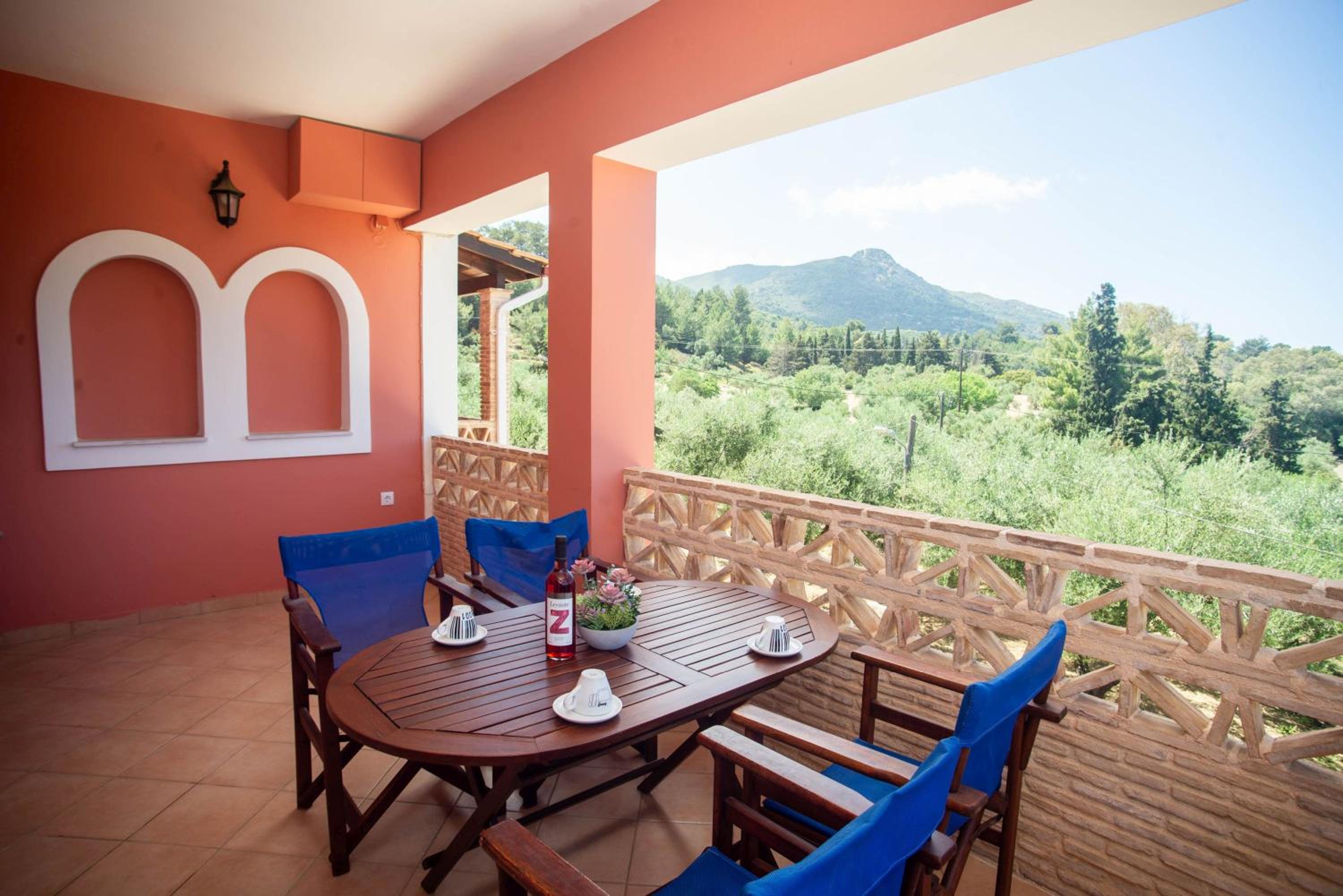 Two-Bedroom Apartment with Balcony photo 2